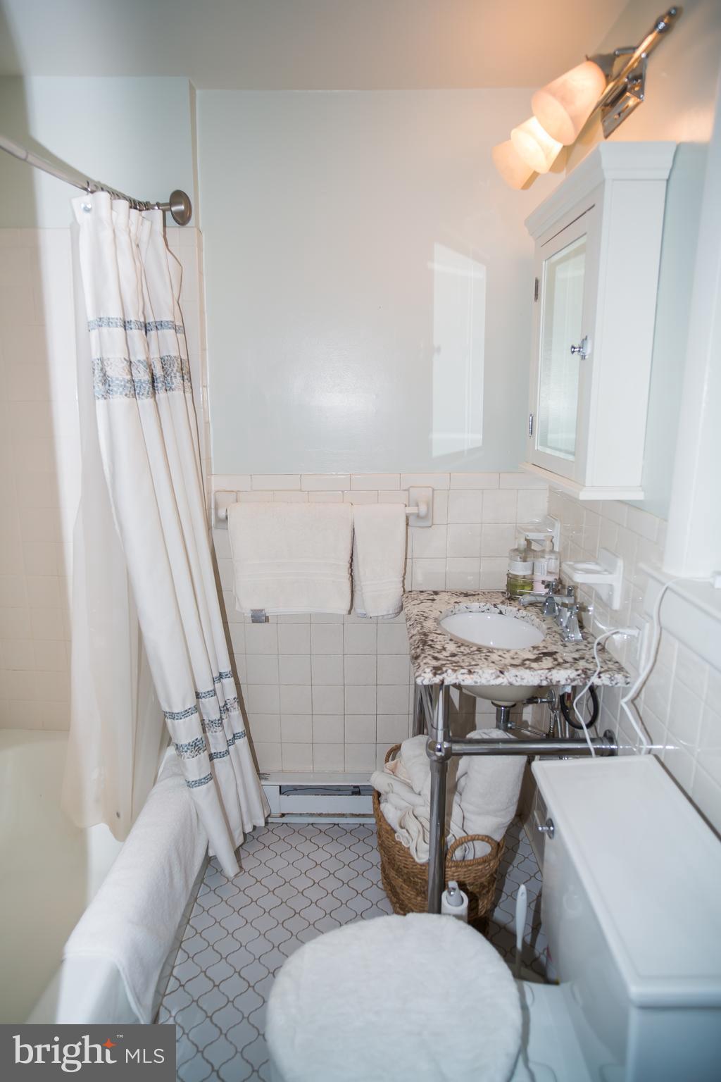 BUZZELLI FAMILY SUBDIVIS - Residential Lease