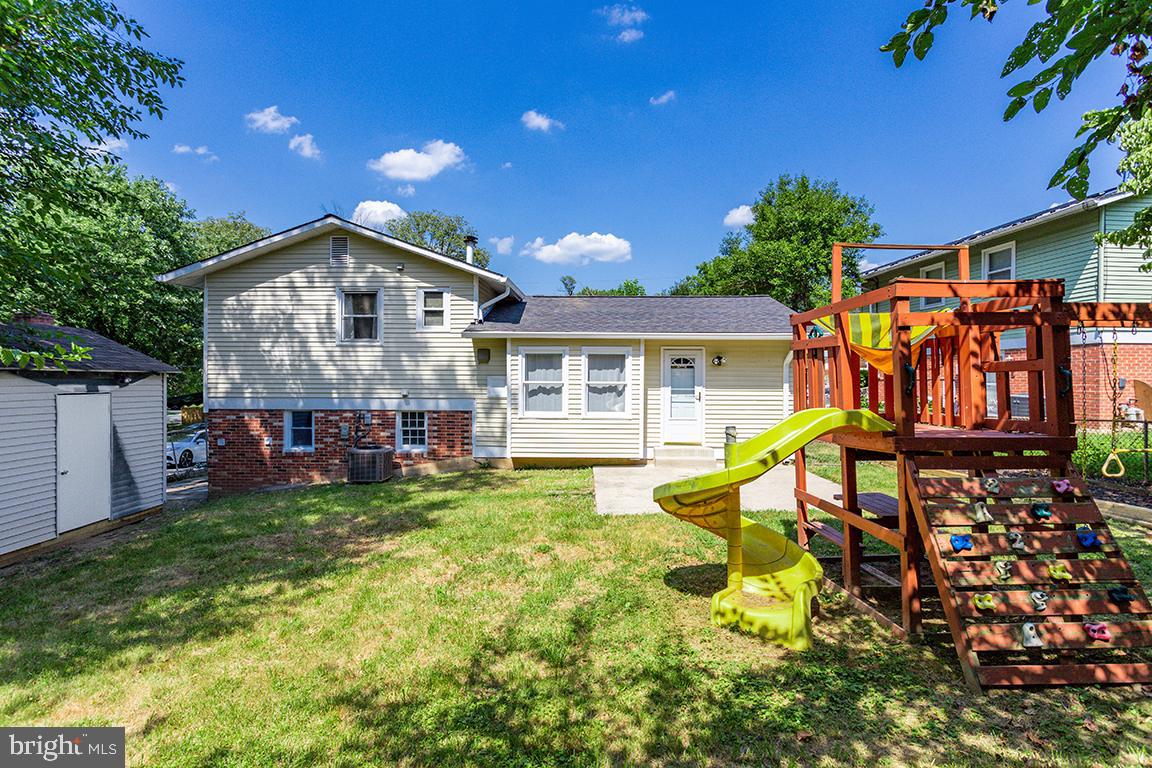 STONEYBROOK ESTATES - Residential Lease