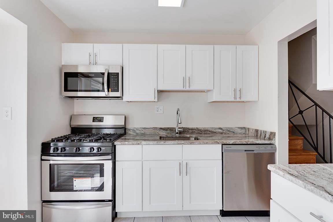 STONEYBROOK ESTATES - Residential Lease