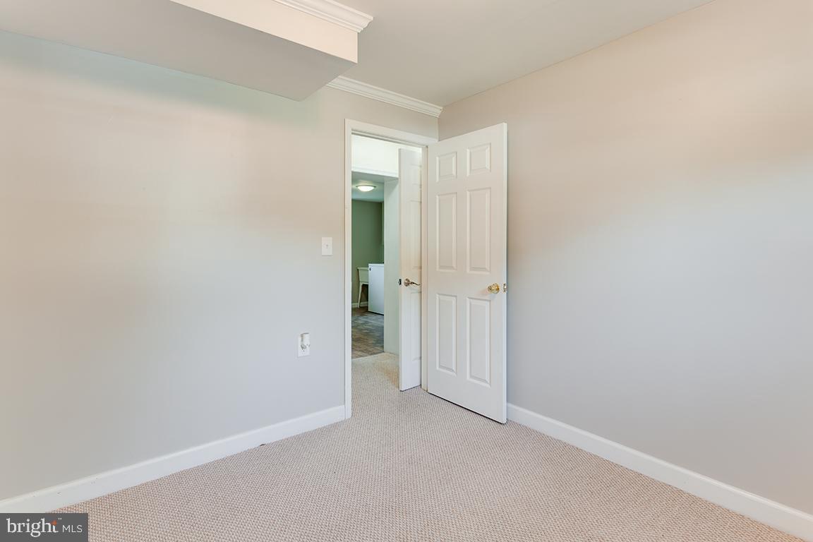 STONEYBROOK ESTATES - Residential Lease