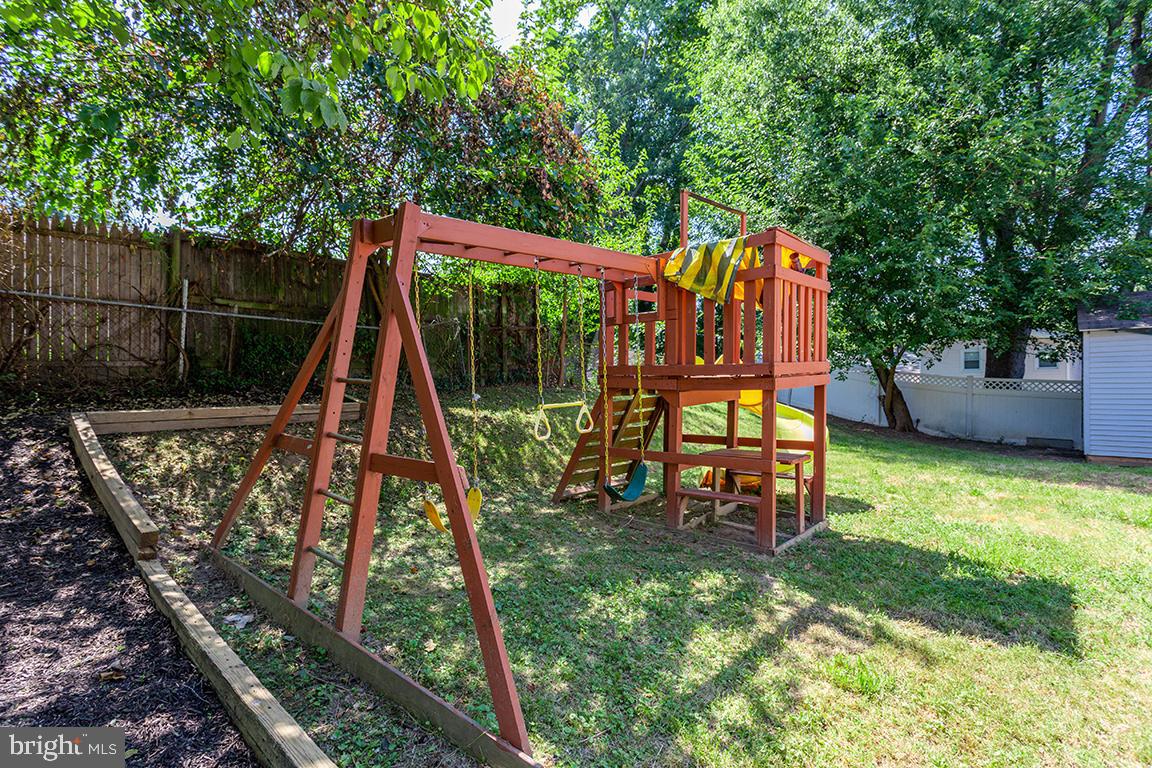 STONEYBROOK ESTATES - Residential Lease