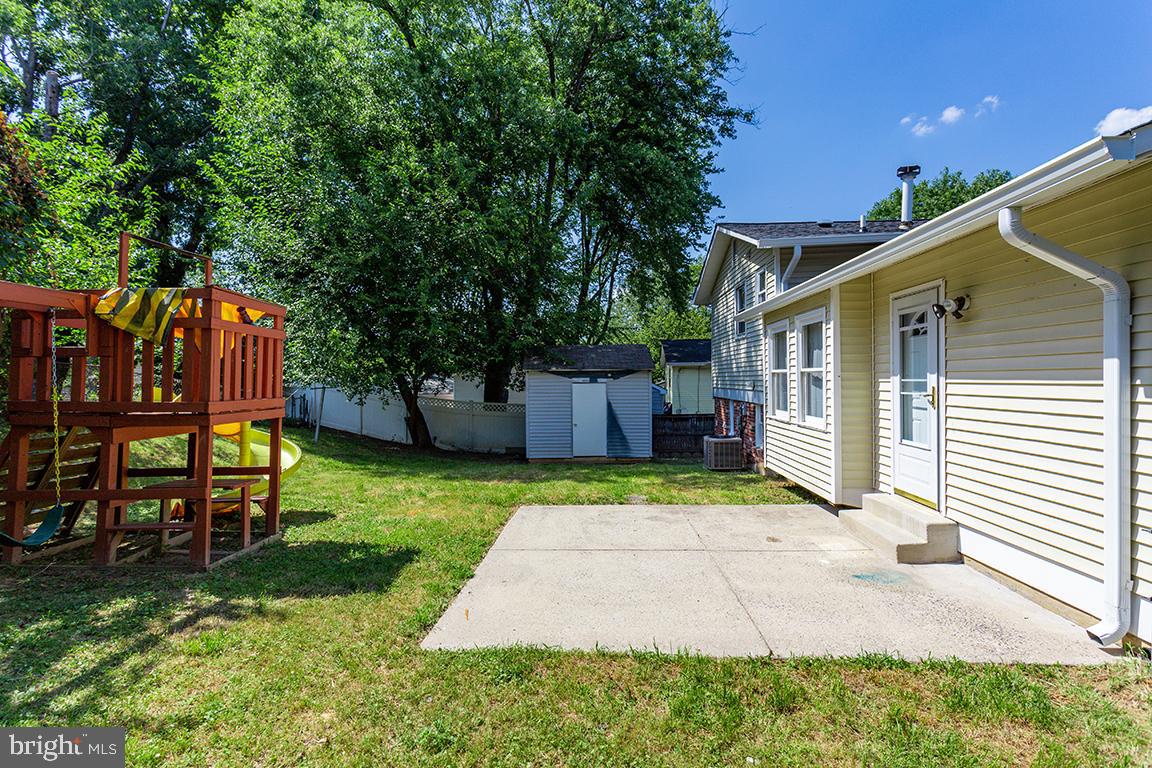 STONEYBROOK ESTATES - Residential Lease