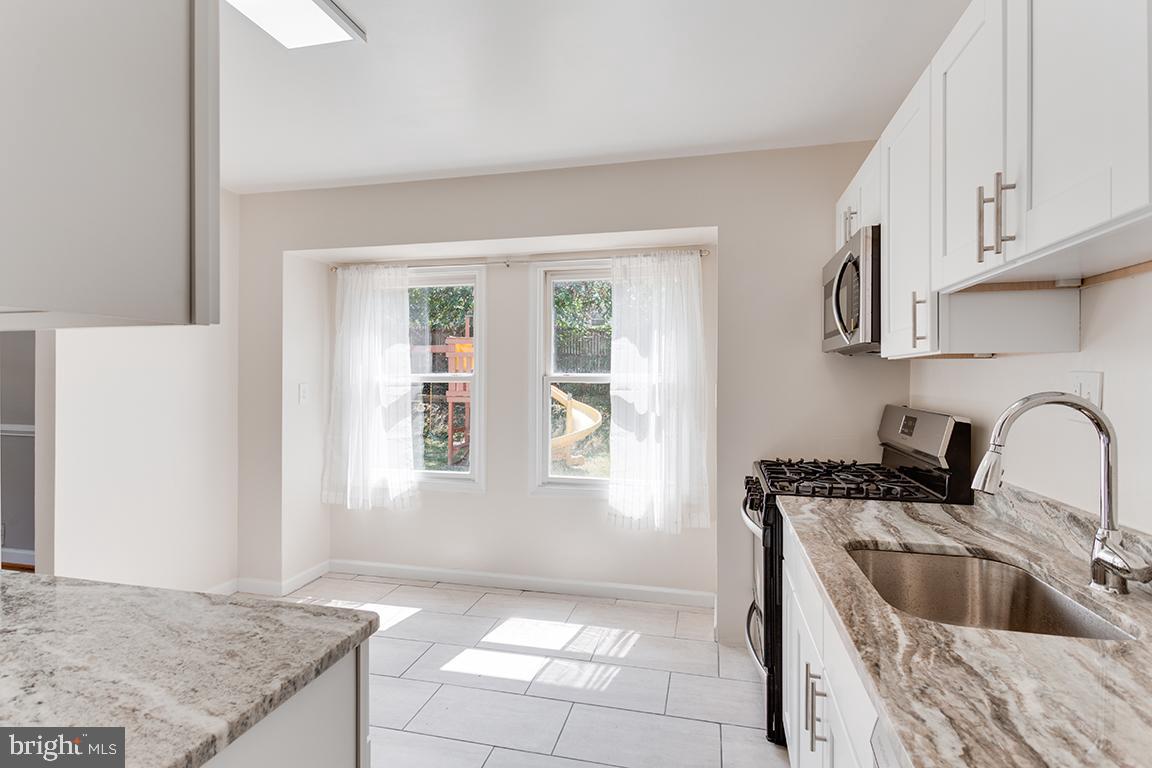 STONEYBROOK ESTATES - Residential Lease