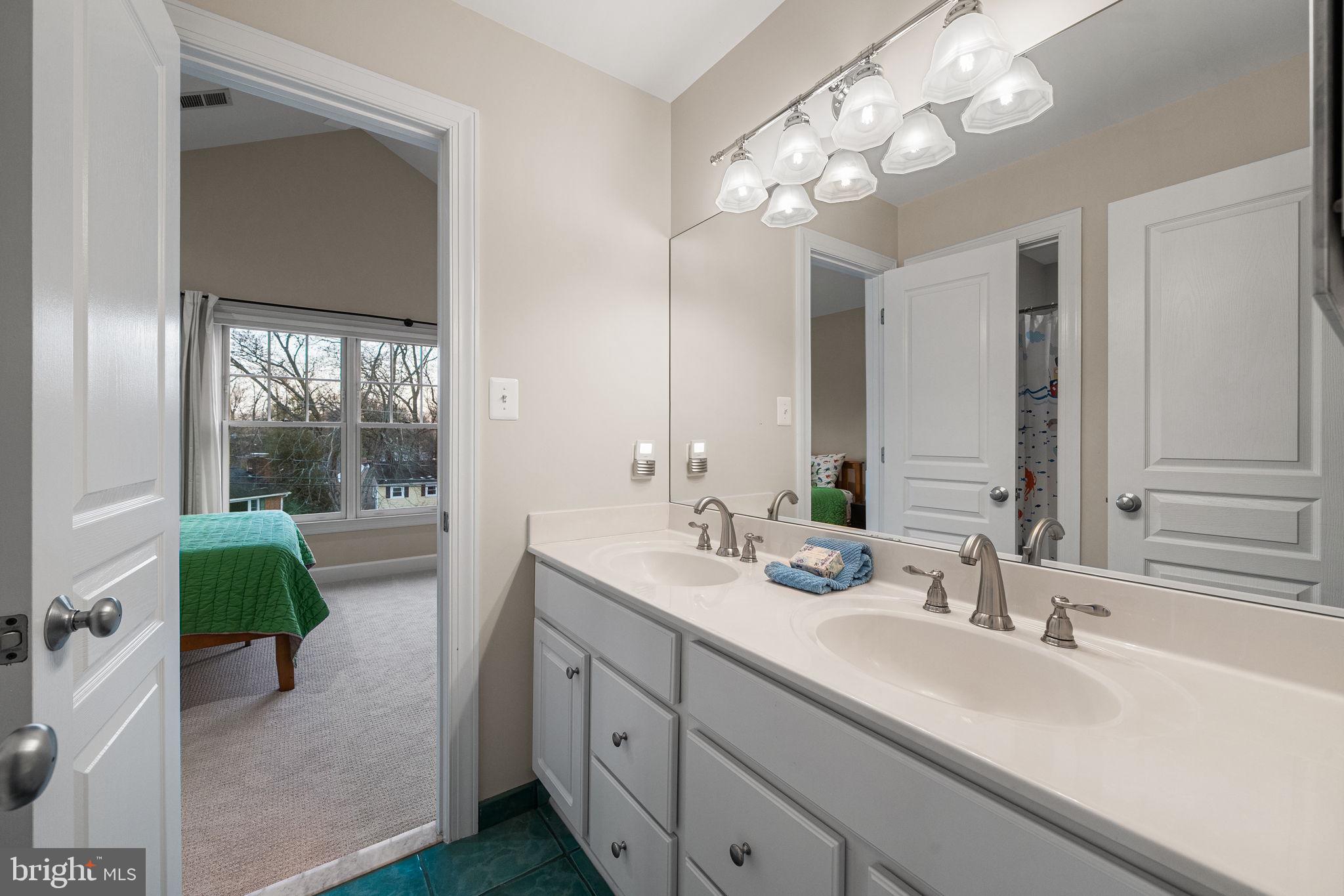 BERKSHIRE OAKWOOD - Residential