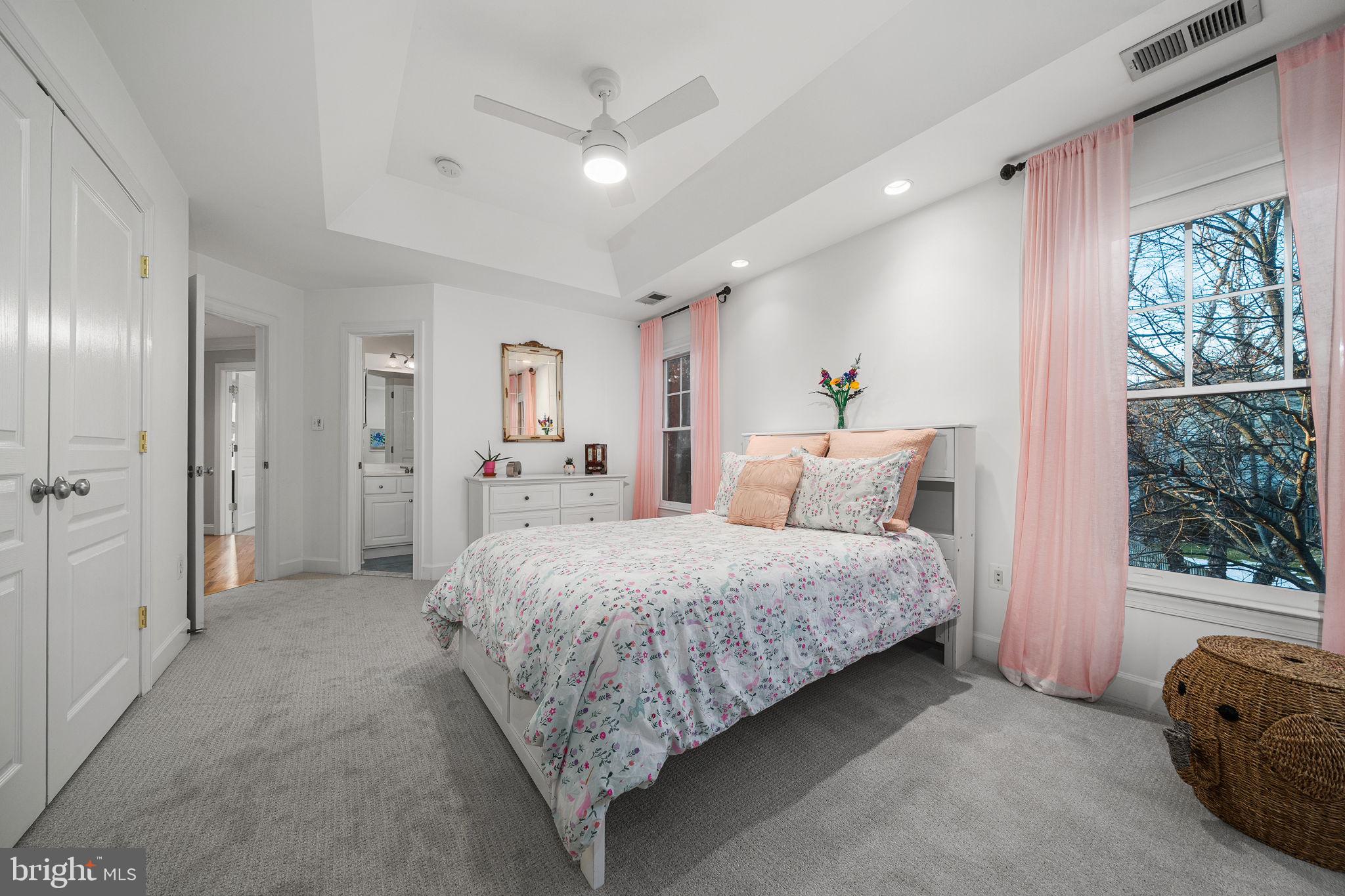 BERKSHIRE OAKWOOD - Residential