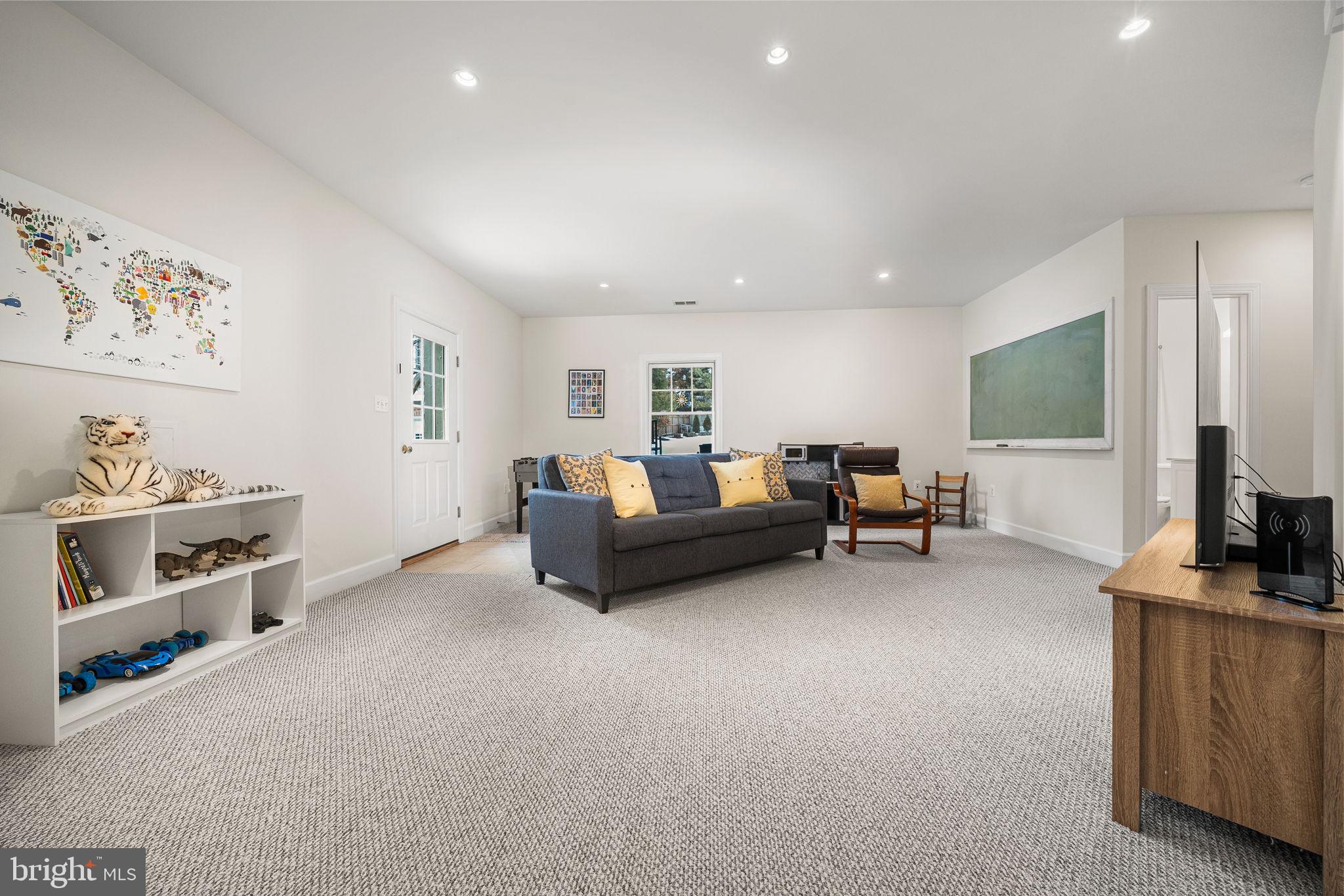 BERKSHIRE OAKWOOD - Residential