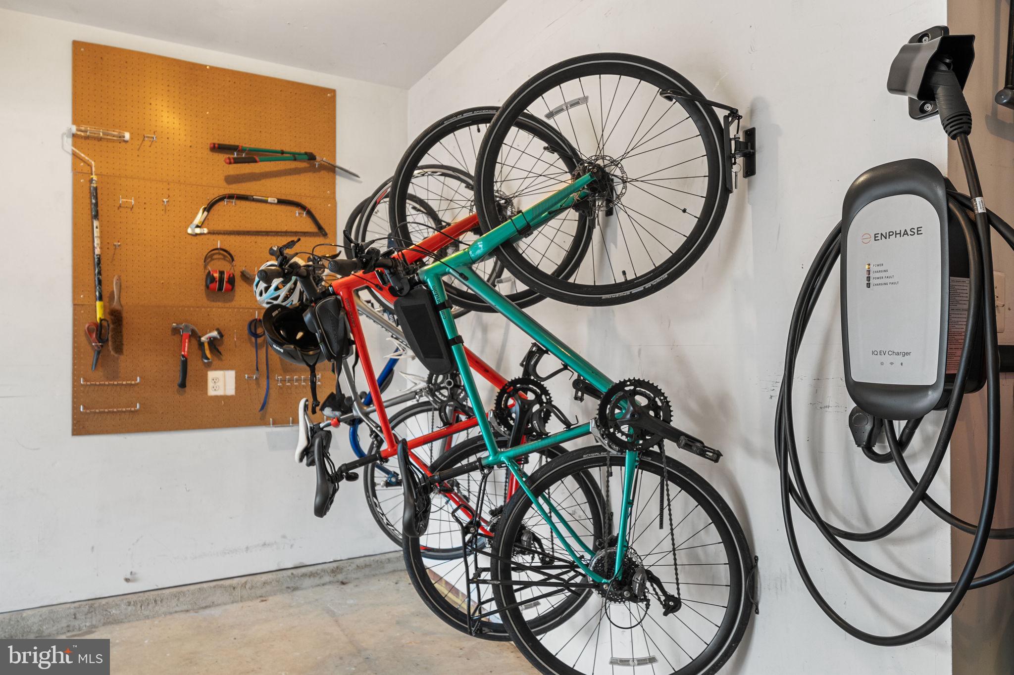 BERKSHIRE OAKWOOD - Residential