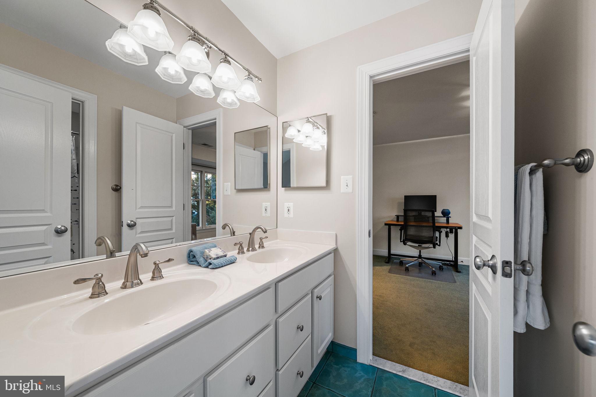 BERKSHIRE OAKWOOD - Residential