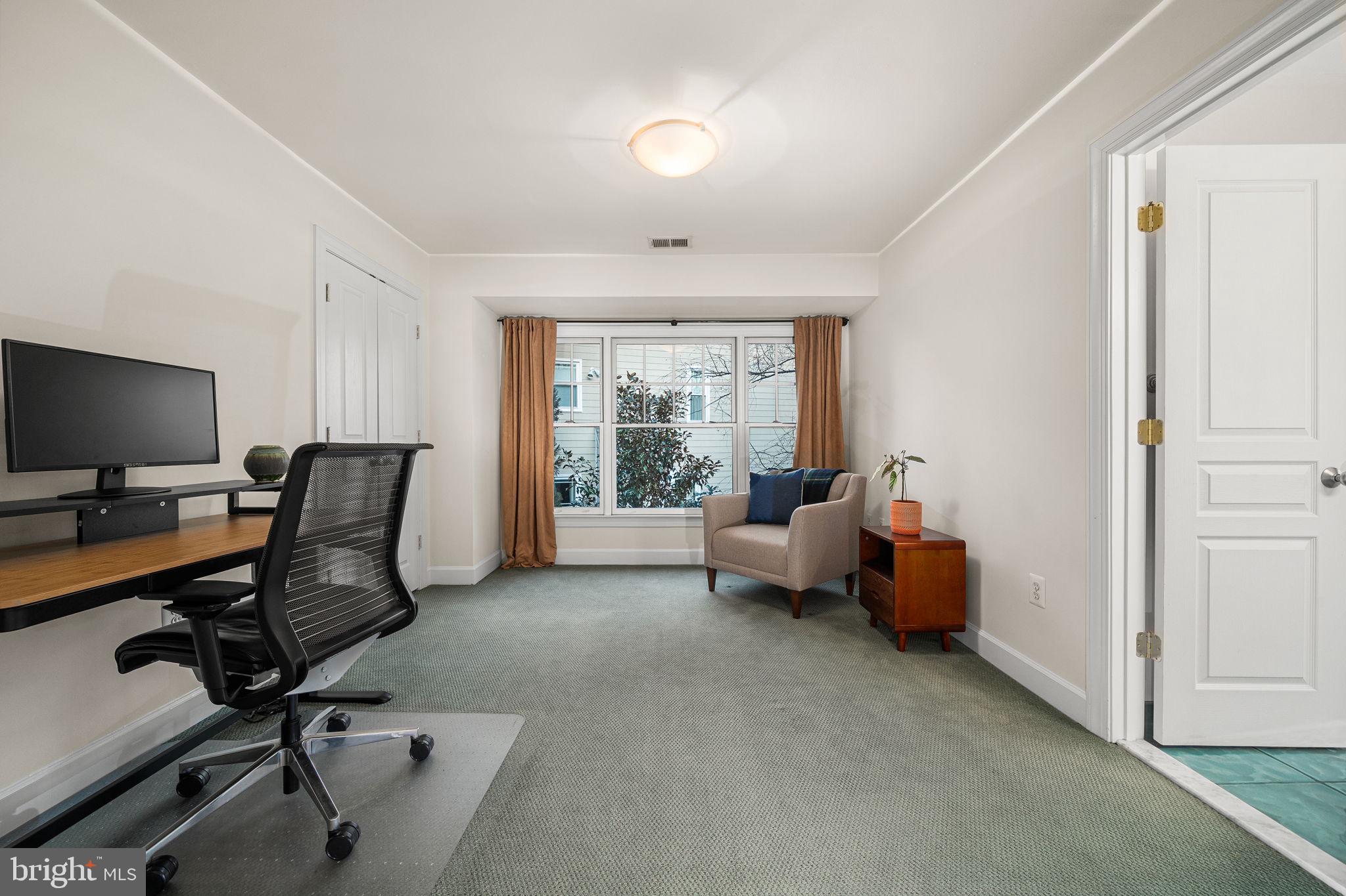 BERKSHIRE OAKWOOD - Residential