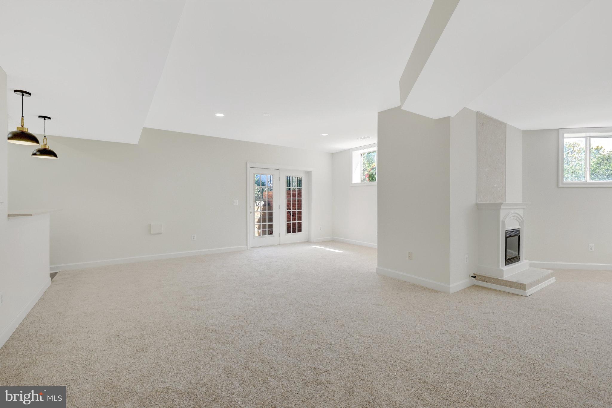 LAKE MANASSAS - Residential