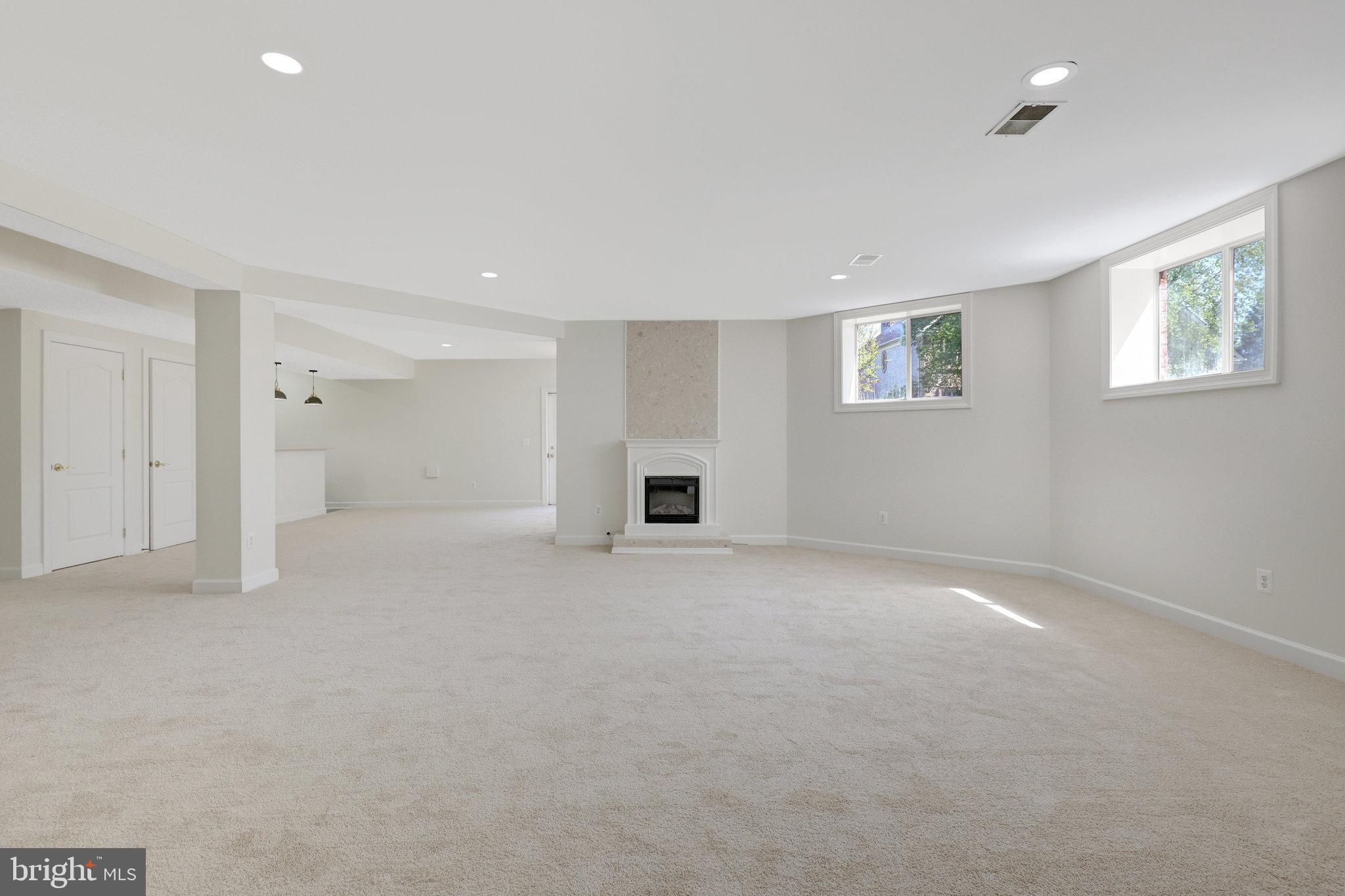 LAKE MANASSAS - Residential