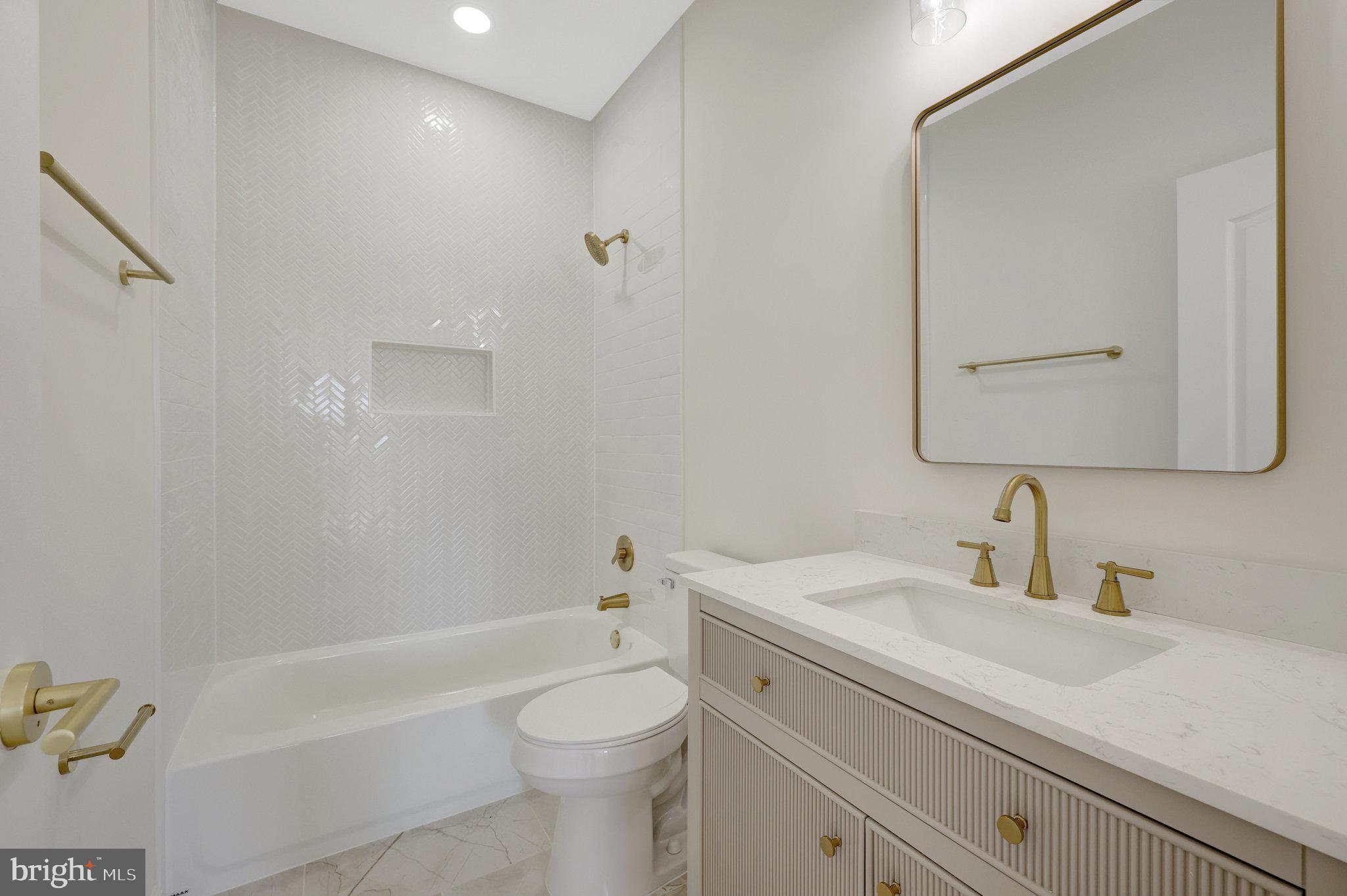 LAKE MANASSAS - Residential