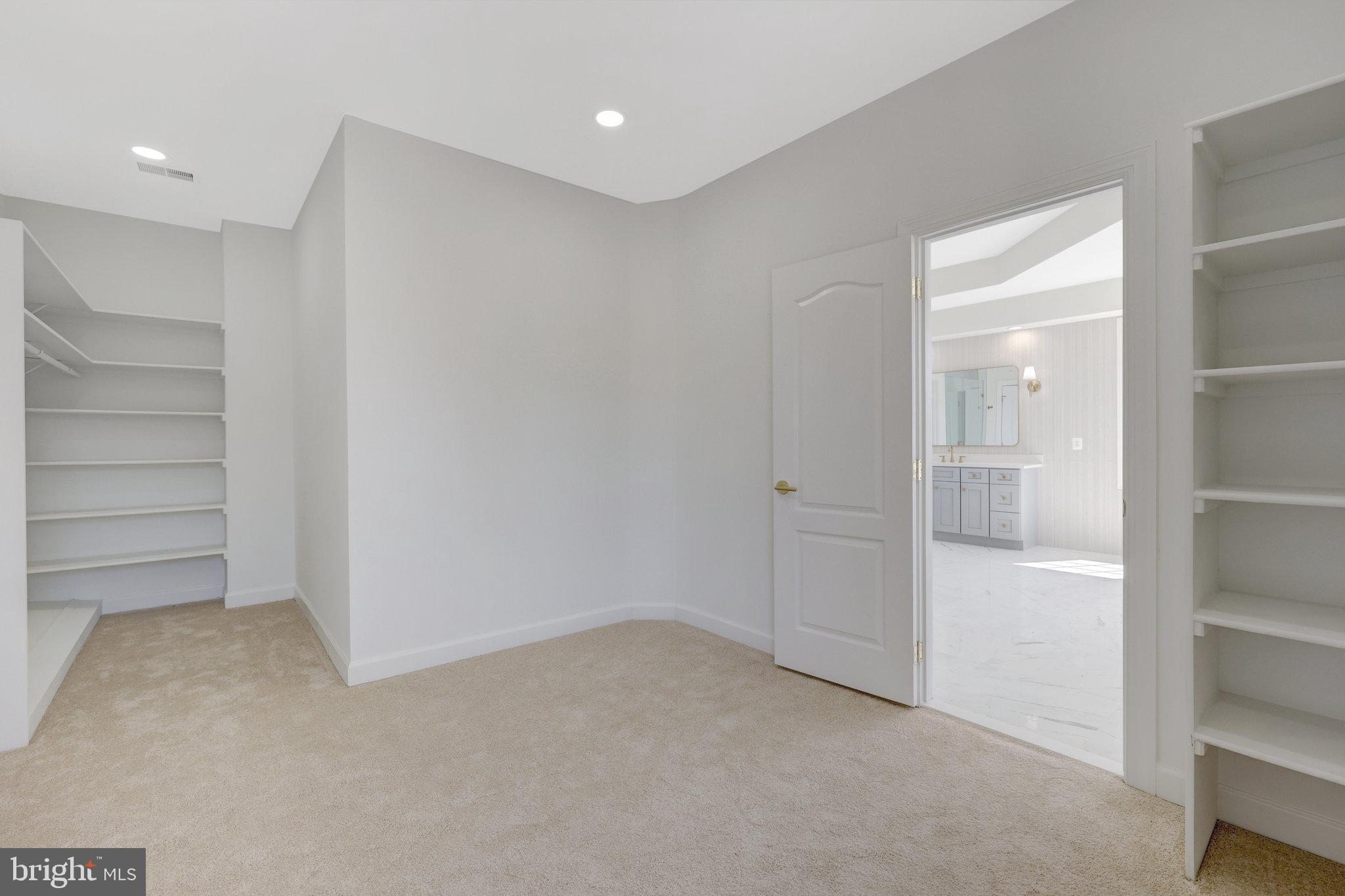 LAKE MANASSAS - Residential