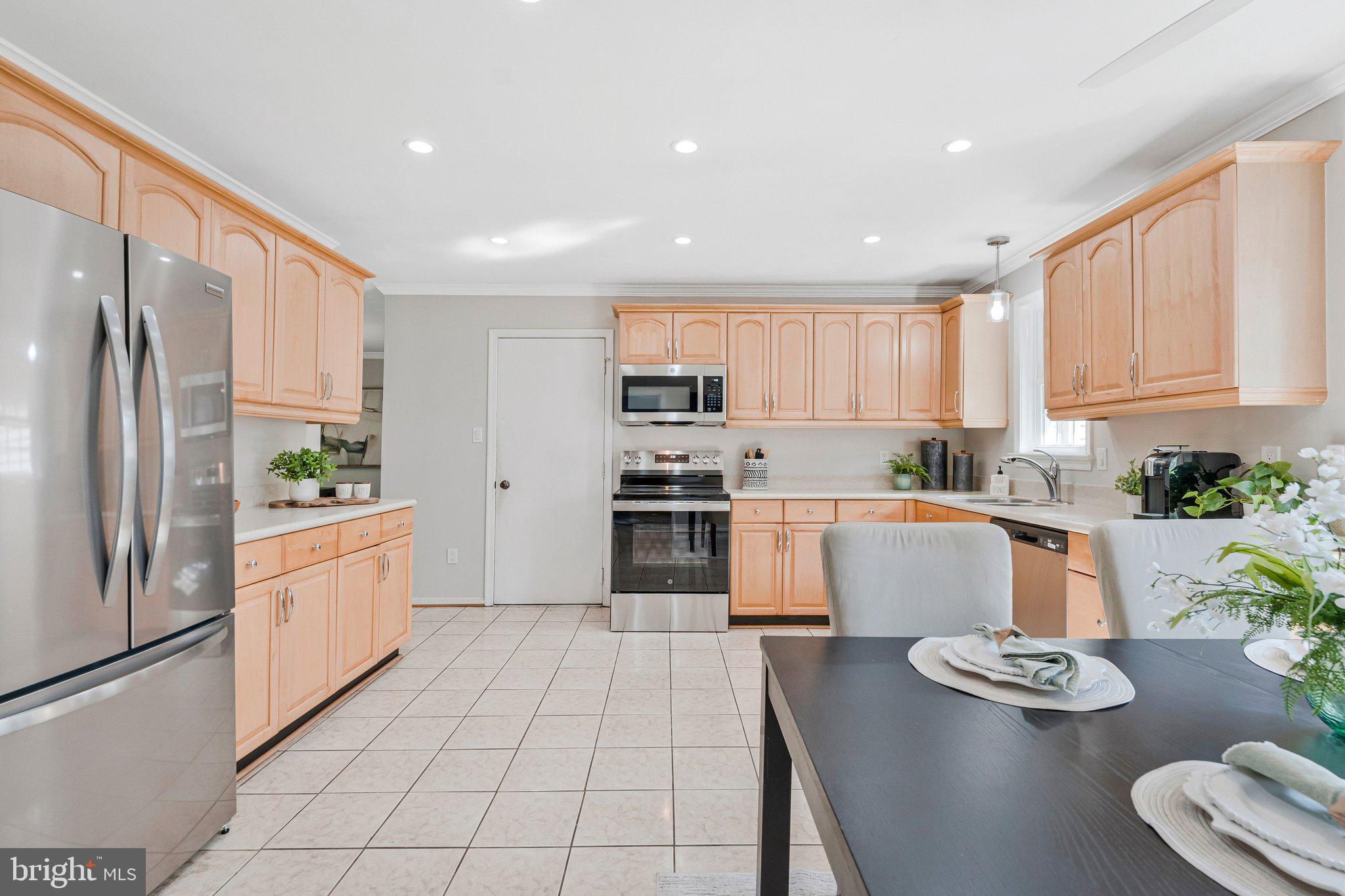 1526 LAUREL HILL ROAD