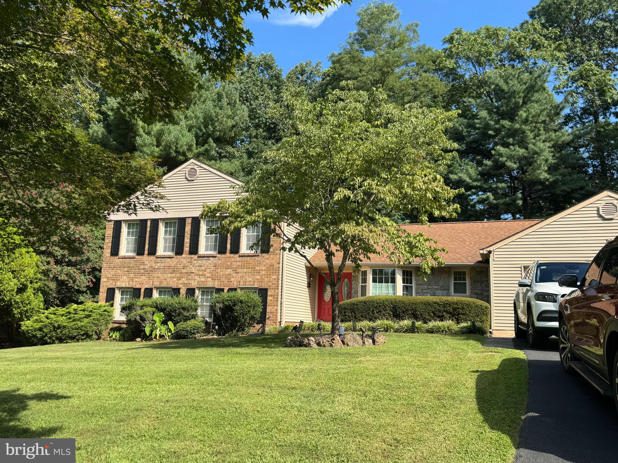 1526 LAUREL HILL ROAD