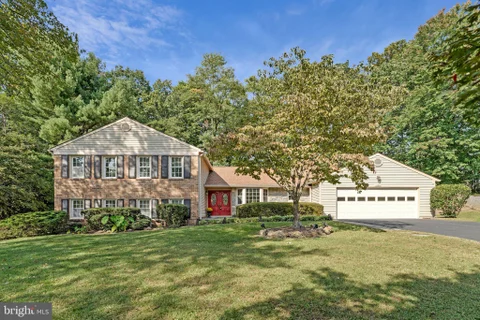 1526 Laurel Hill Road, Vienna, VA MLS: VAFX2337896