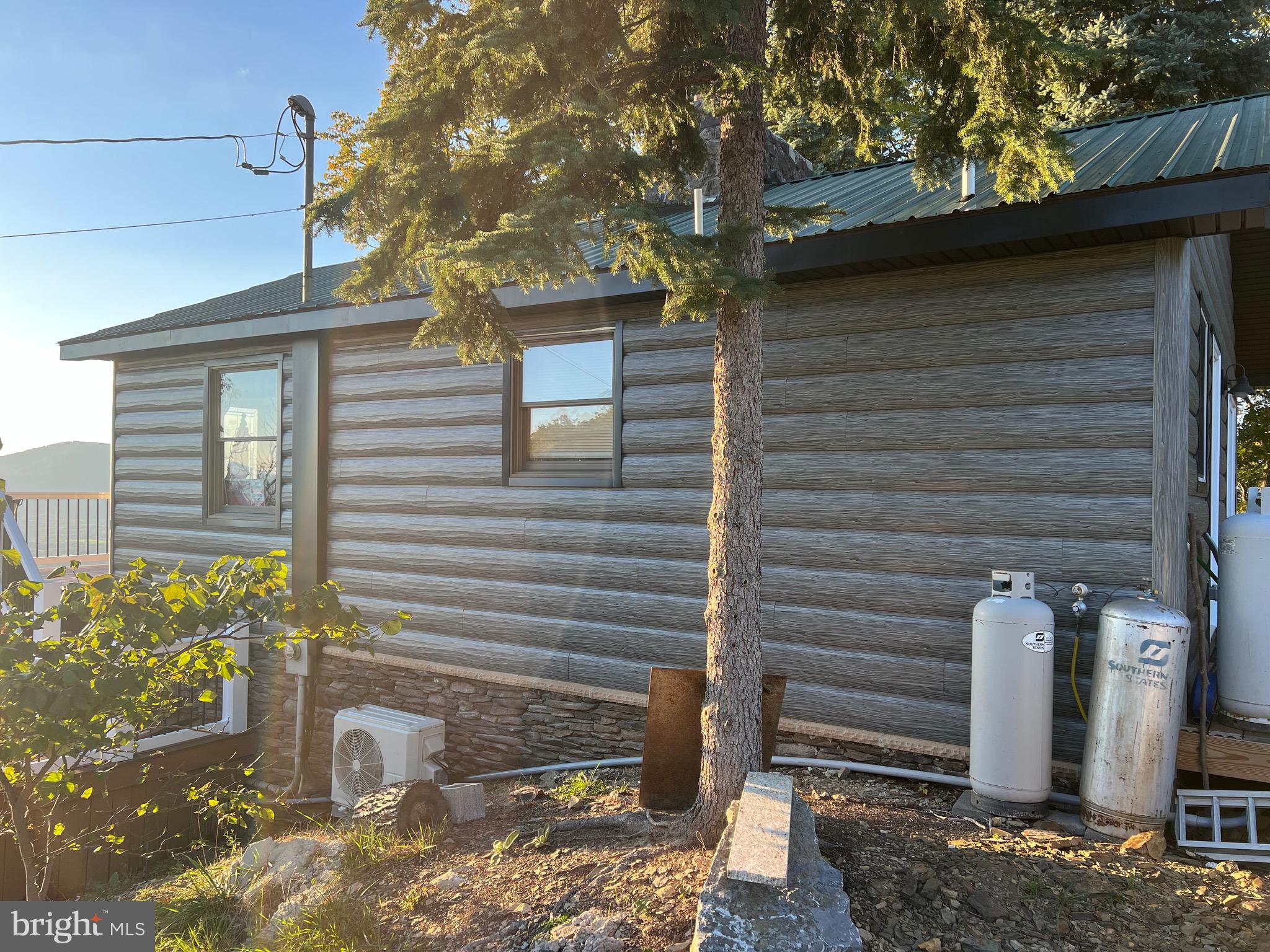 OLD FIELDS OWNERS ASSOCIATION - Residential