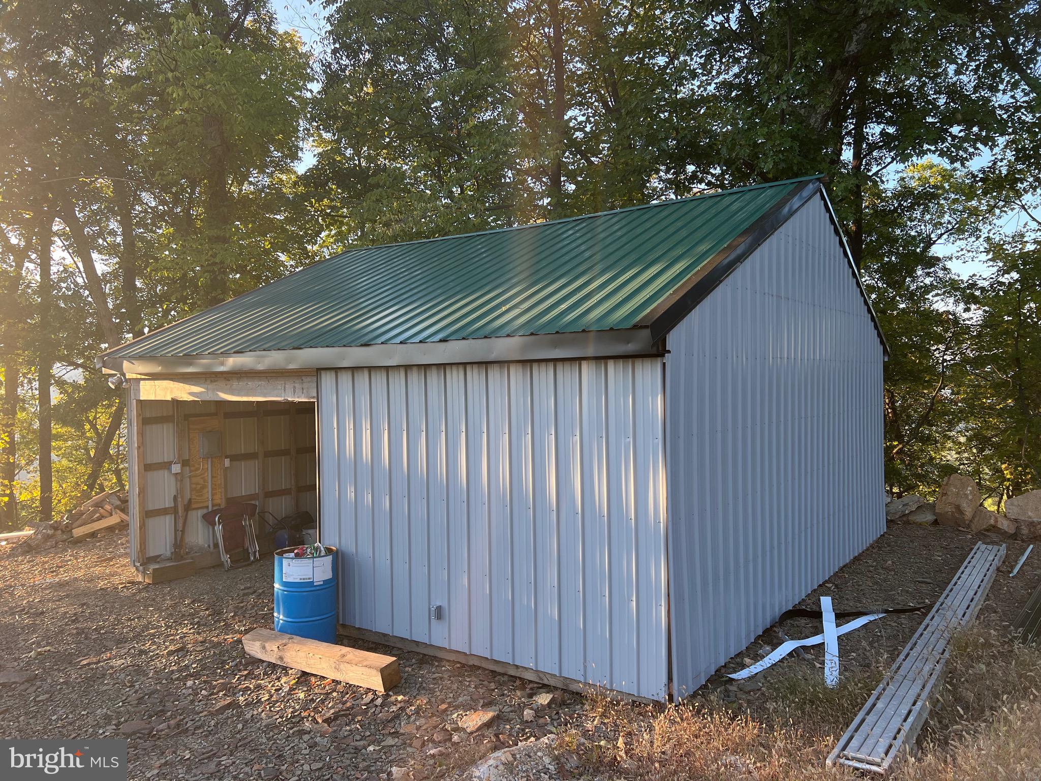 OLD FIELDS OWNERS ASSOCIATION - Residential