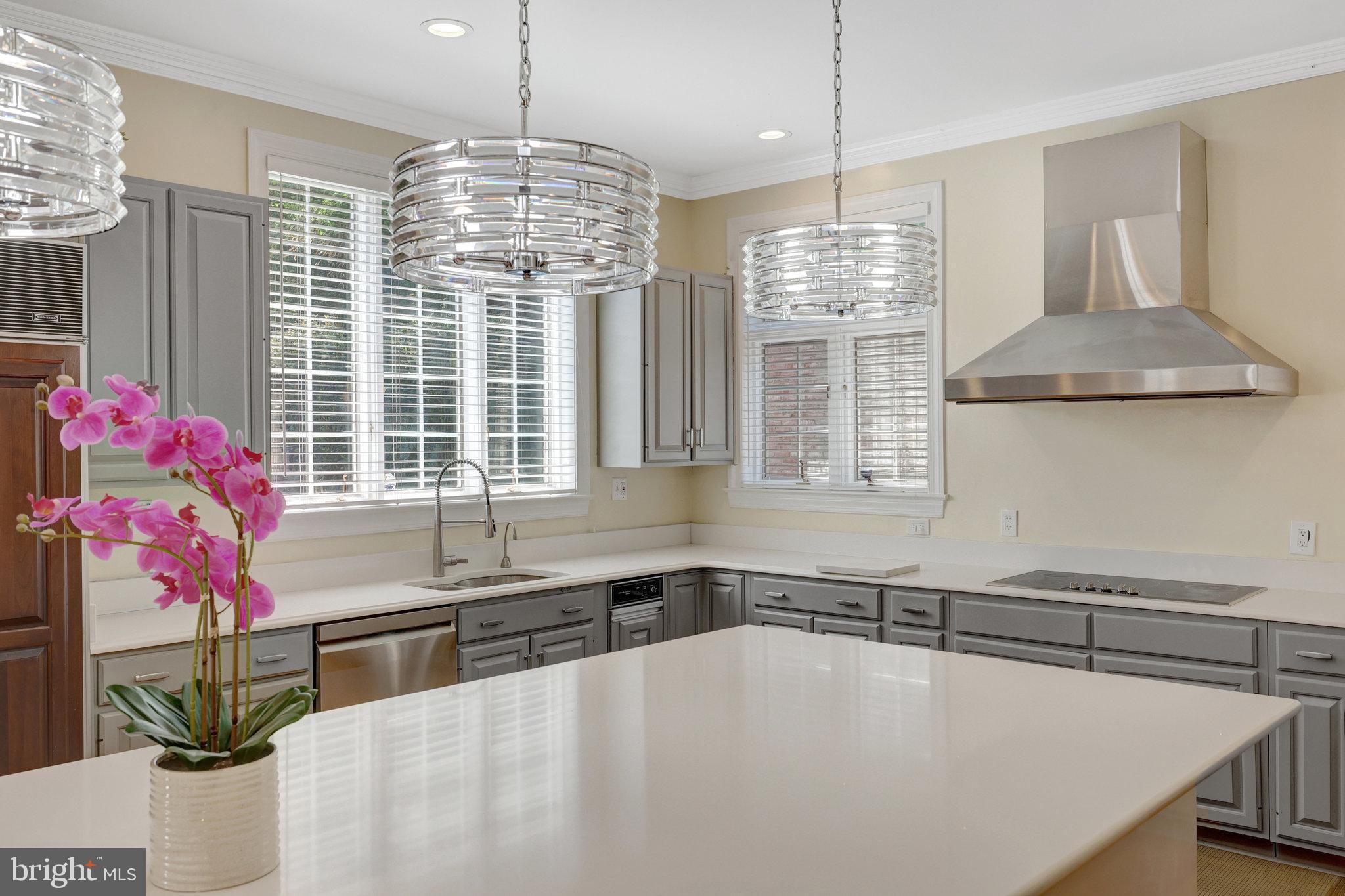 RIVER OAKS - Residential