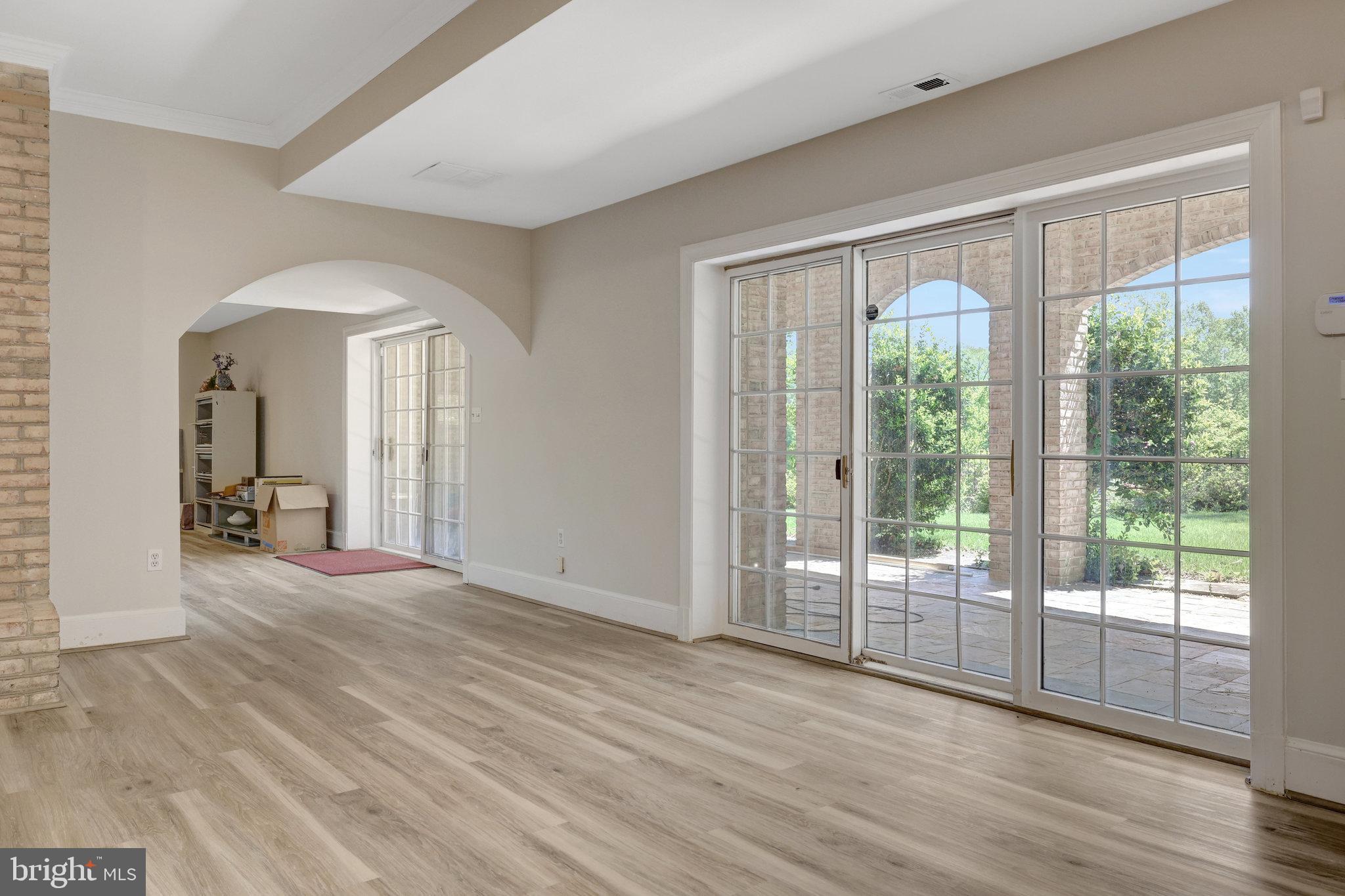 RIVER OAKS - Residential