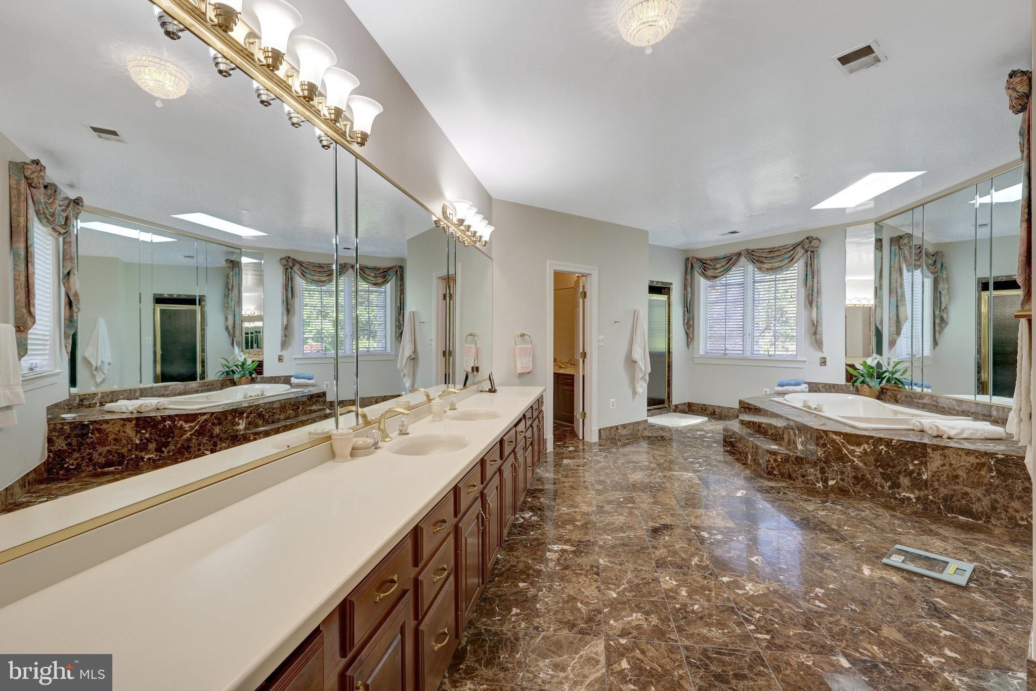 RIVER OAKS - Residential