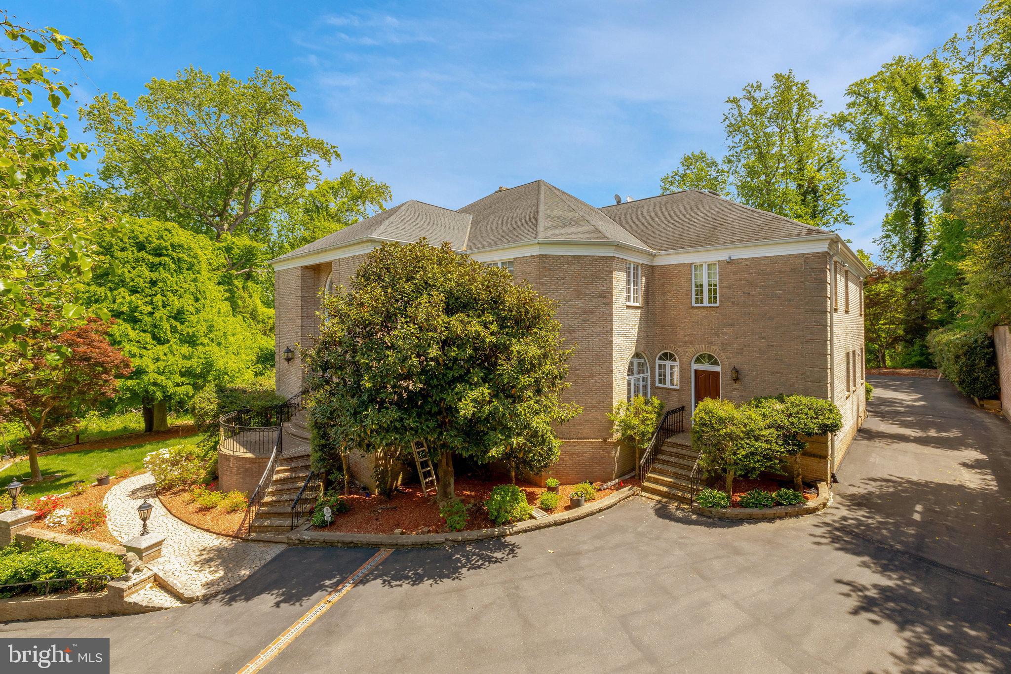 609 RIVERCREST DRIVE