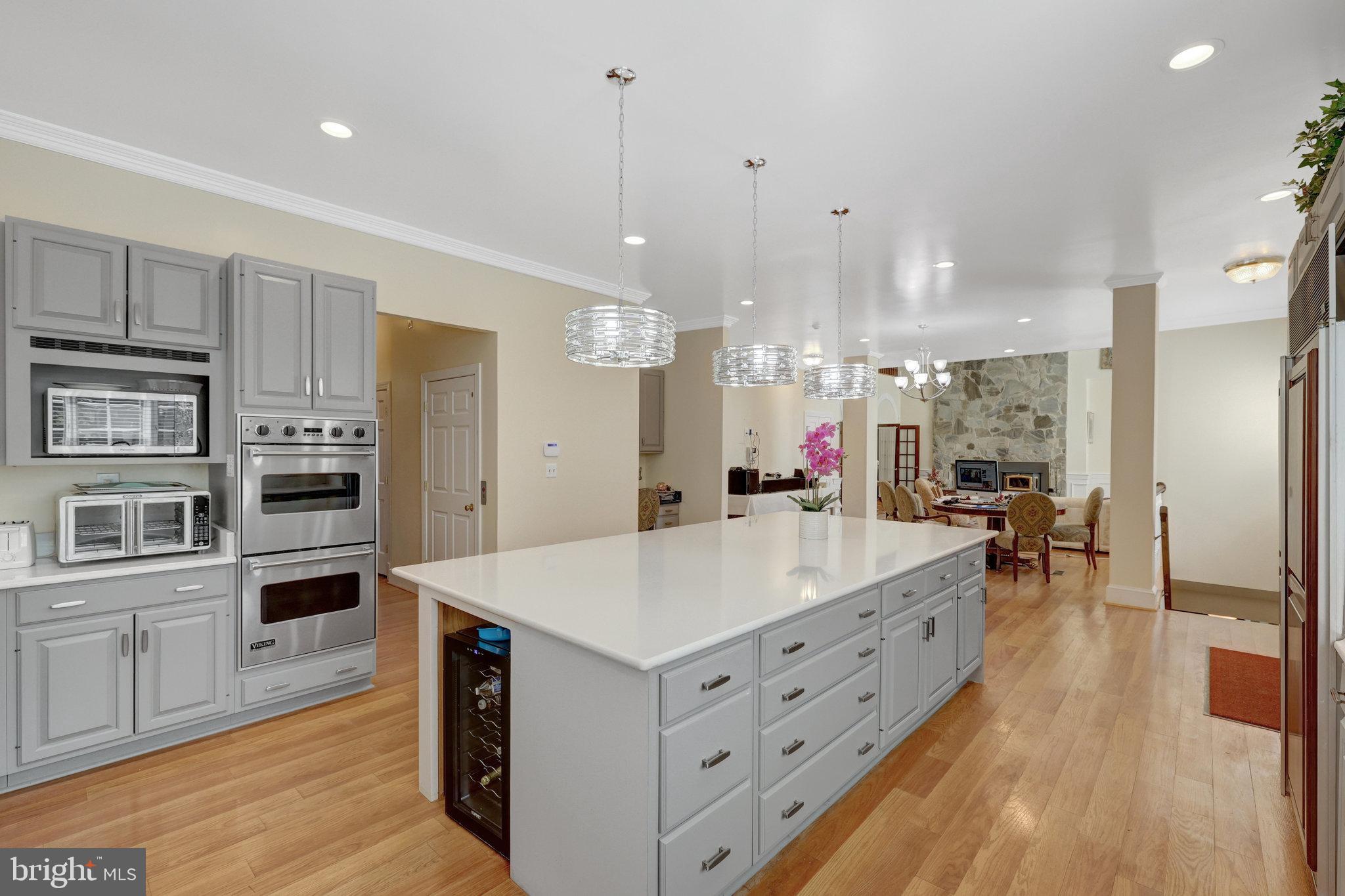 RIVER OAKS - Residential