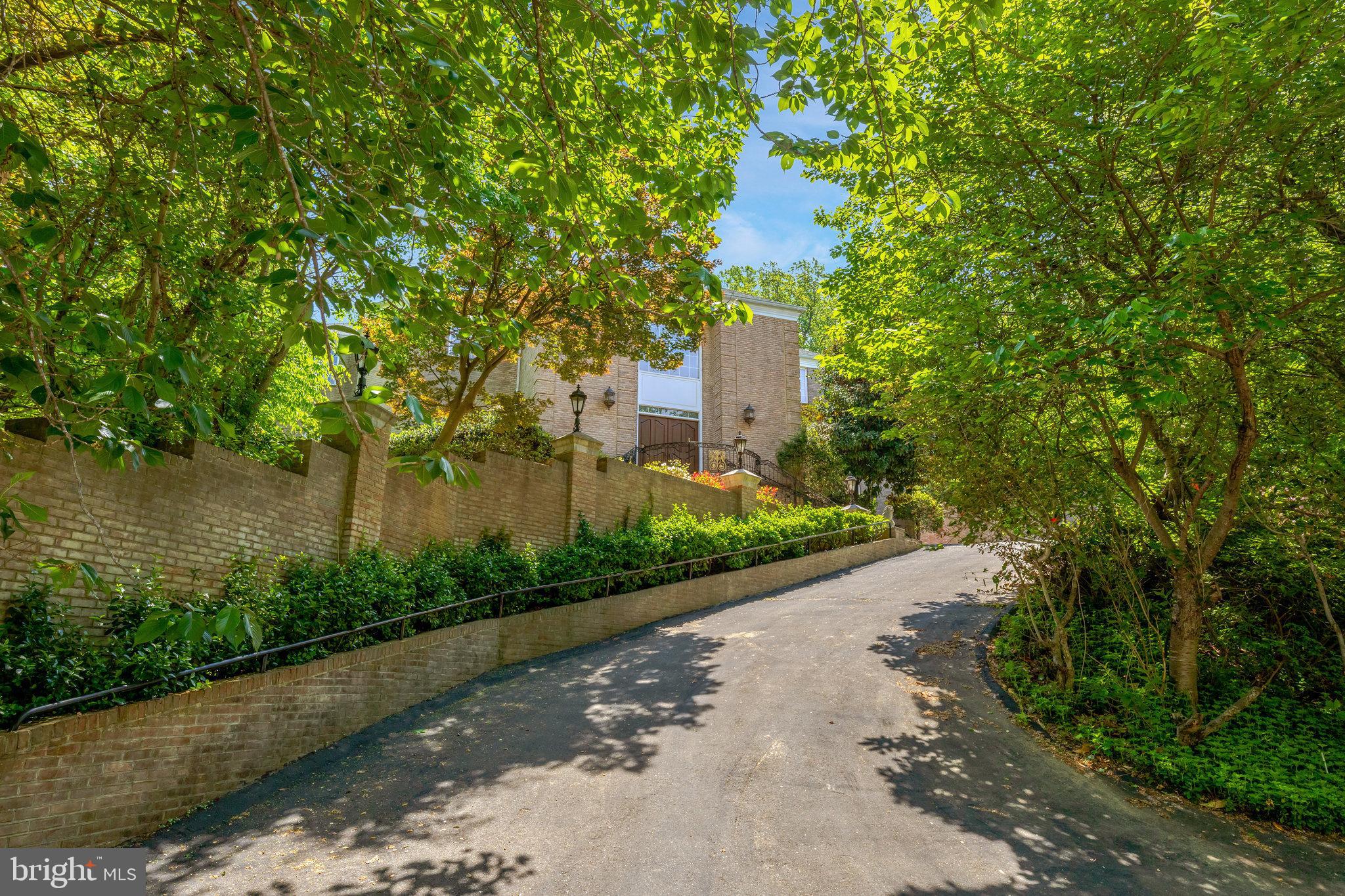 609 RIVERCREST DRIVE