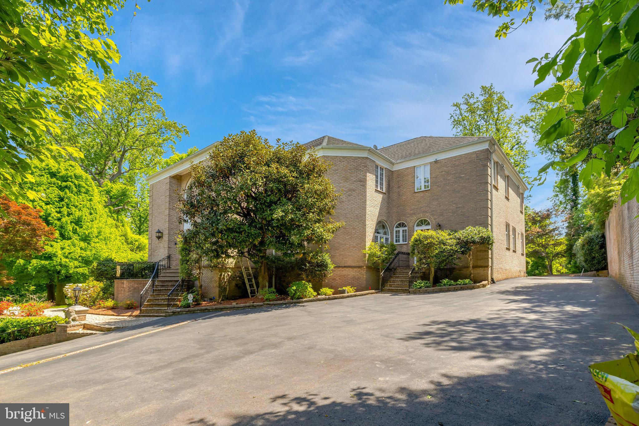 609 RIVERCREST DRIVE