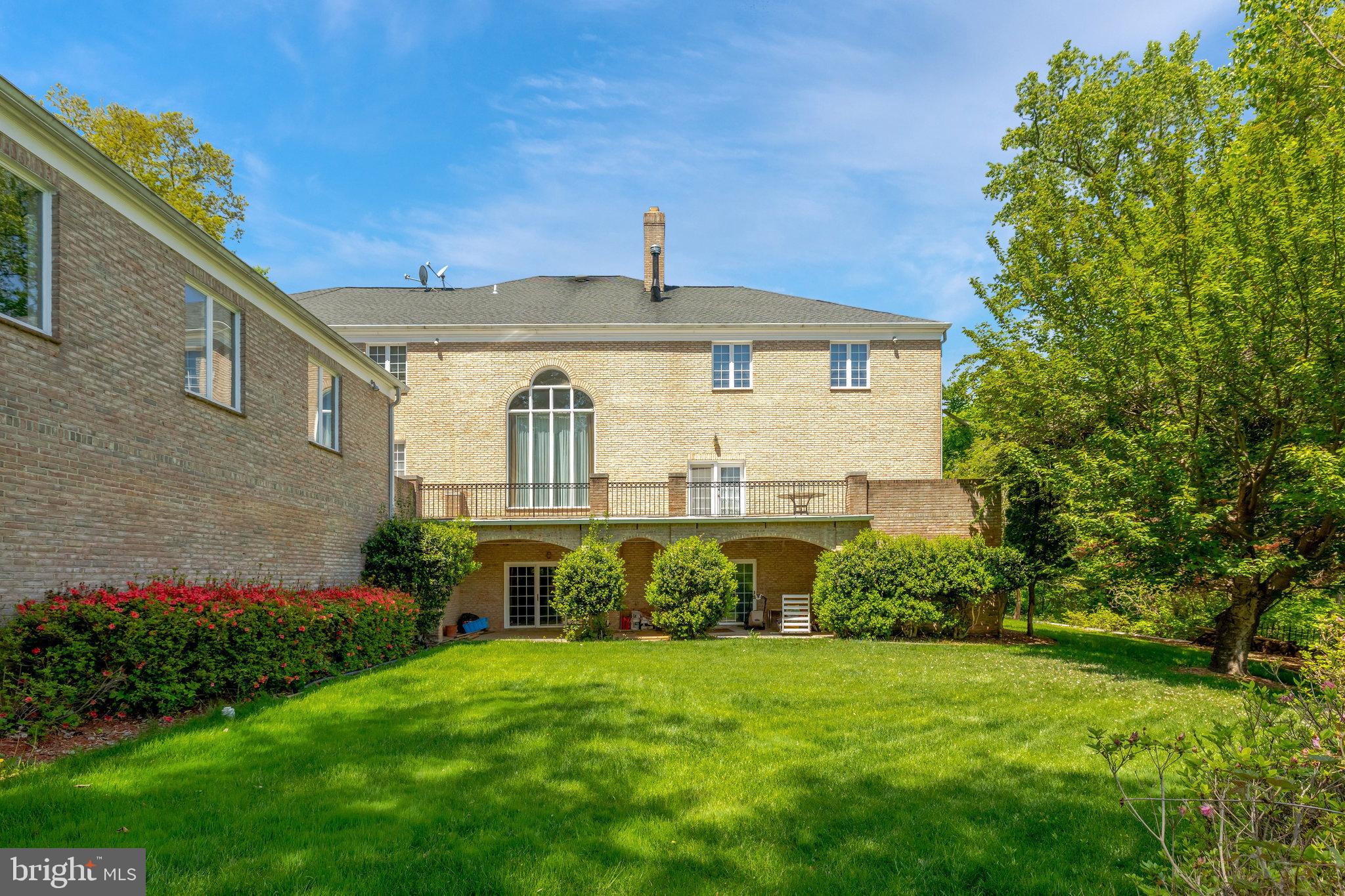 RIVER OAKS - Residential