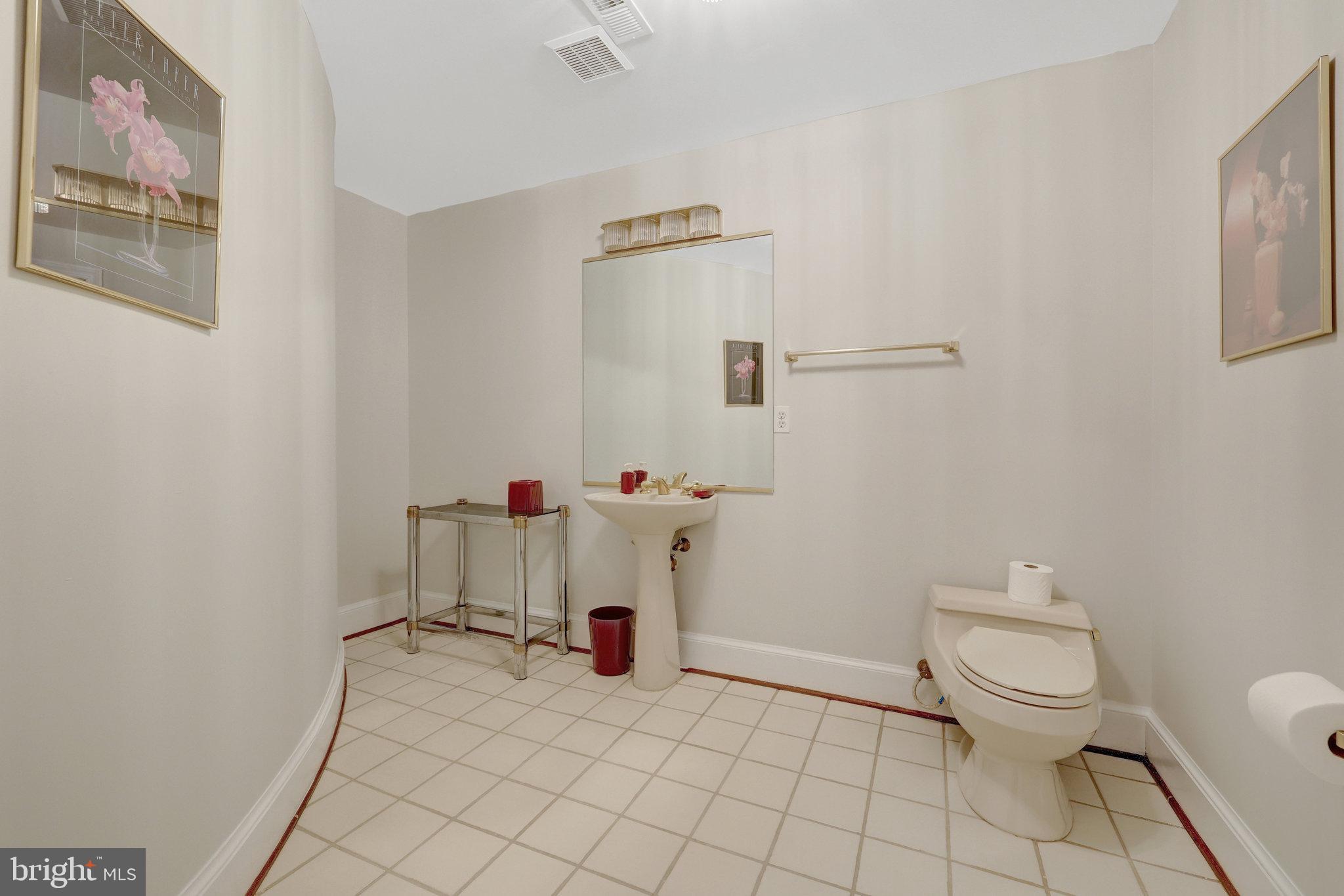 RIVER OAKS - Residential