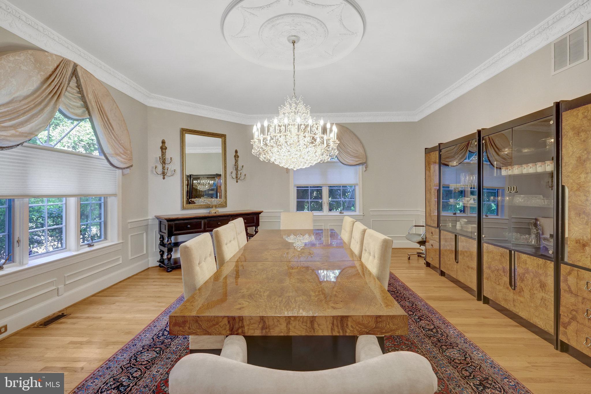 RIVER OAKS - Residential