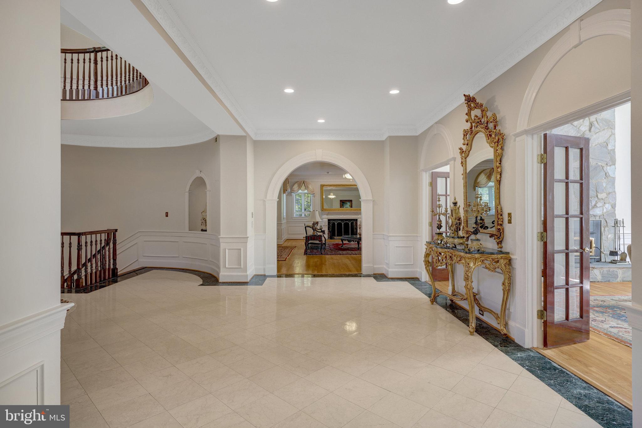 RIVER OAKS - Residential