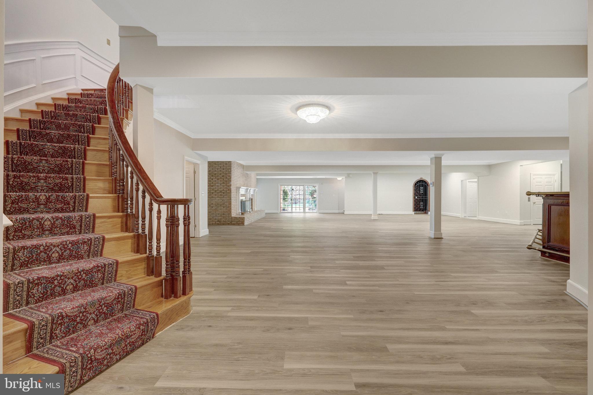 RIVER OAKS - Residential