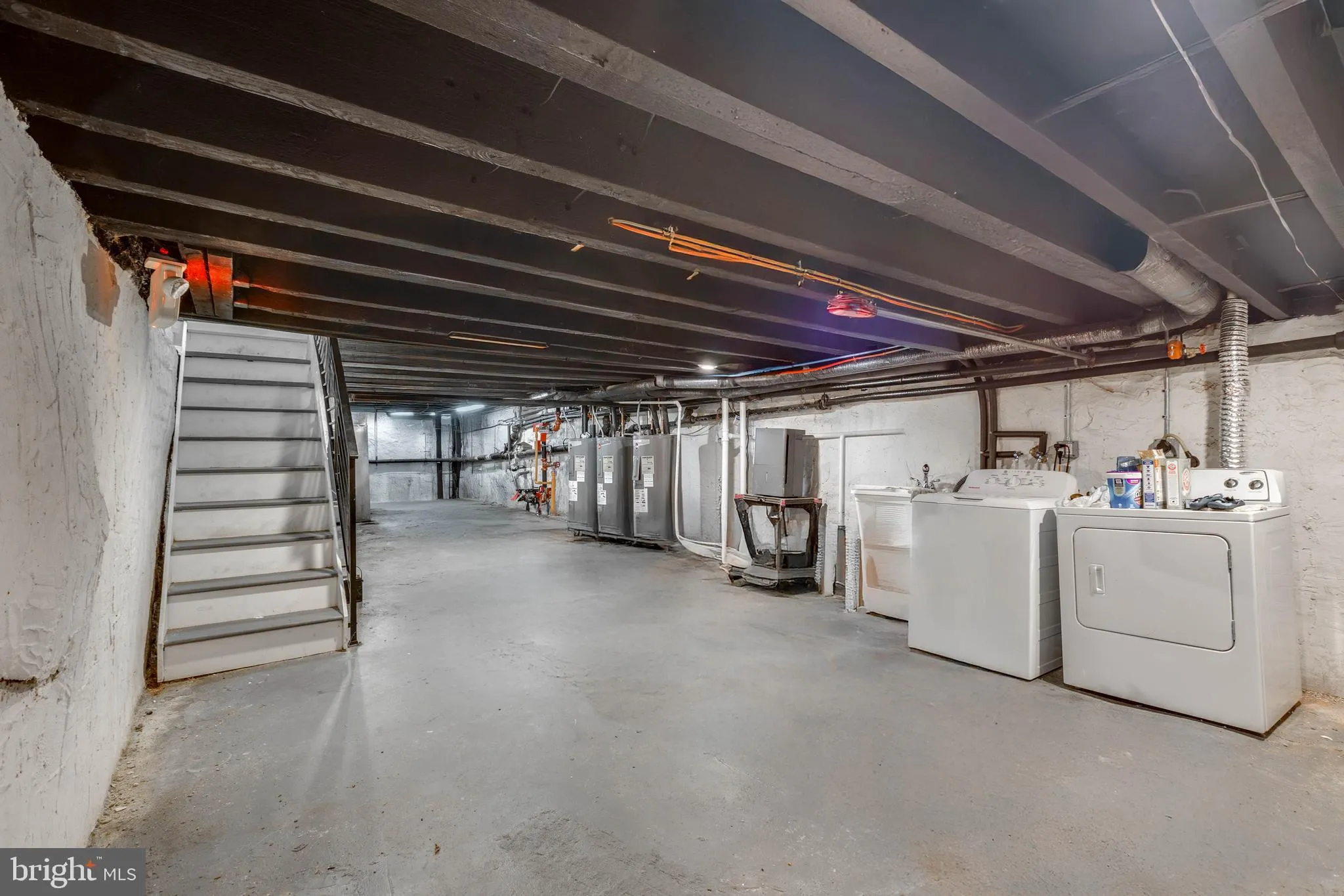 Philadelphia, Pennsylvania 19122, United States, 6 Bedrooms Bedrooms, ,4 BathroomsBathrooms,Residential,Active,182722