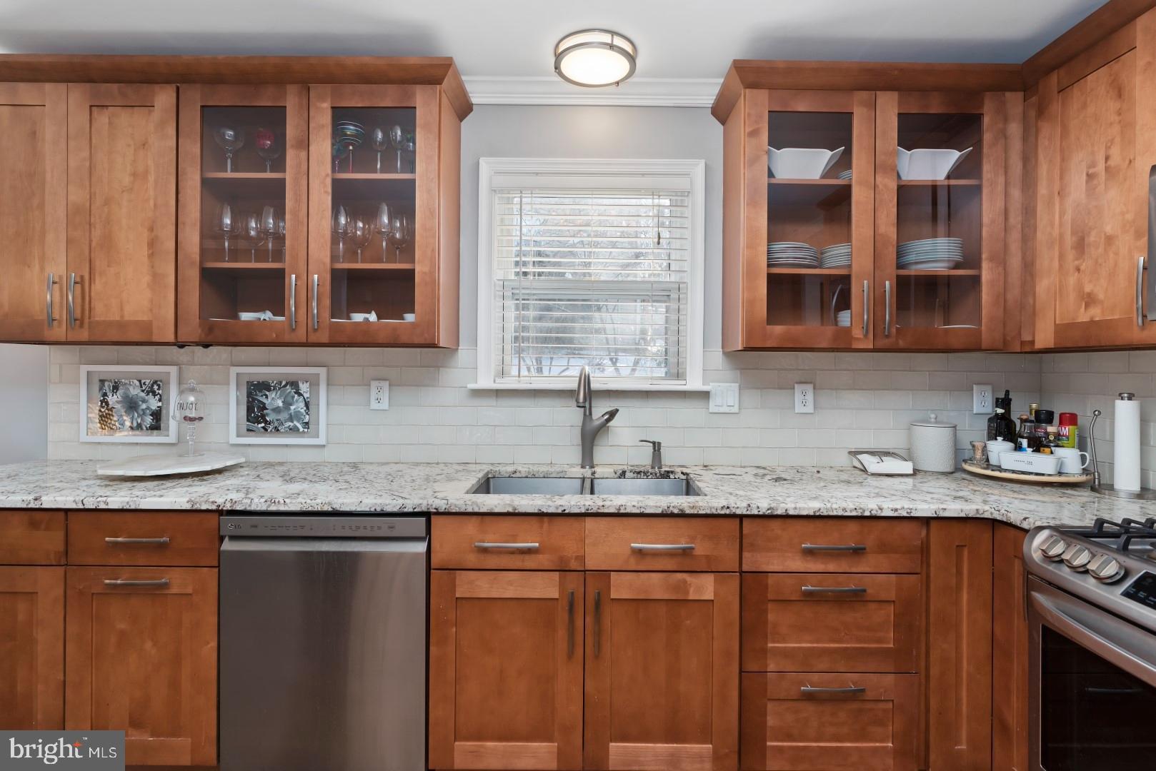 SUMMIT POINTE - Residential