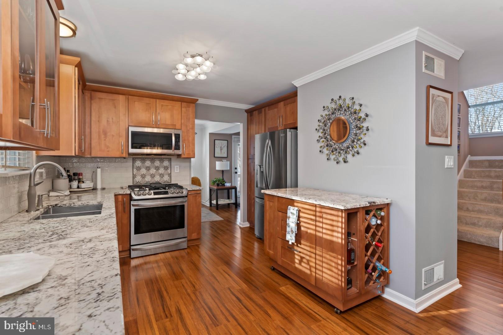 SUMMIT POINTE - Residential