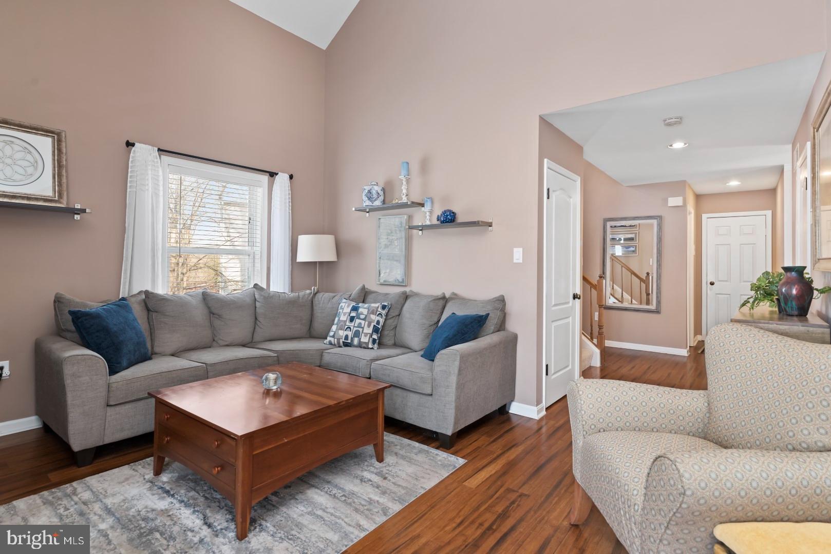 SUMMIT POINTE - Residential