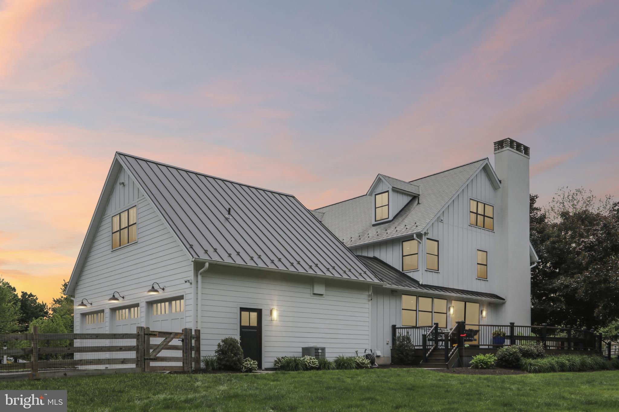 WINDY HOLLOW - Residential