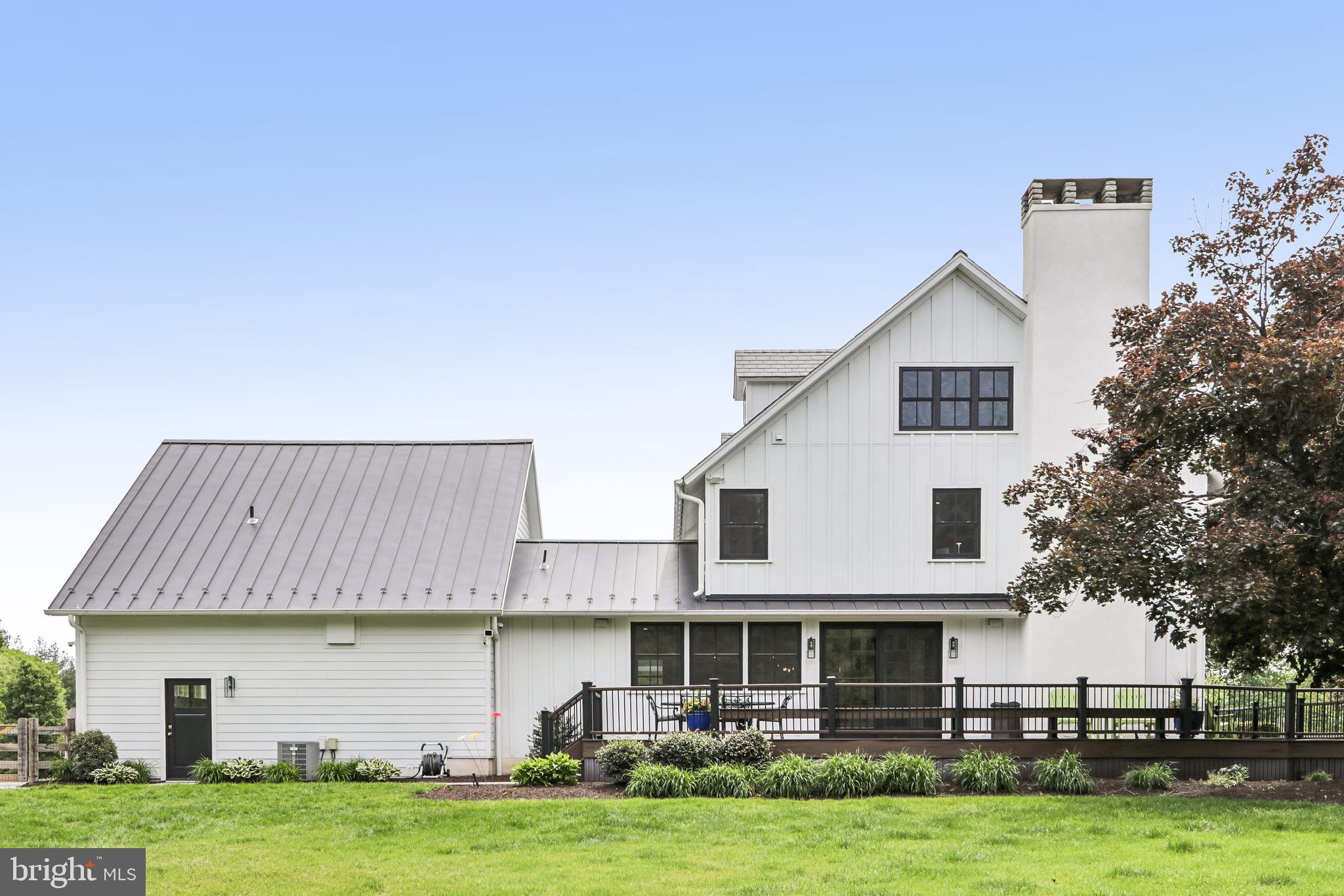 WINDY HOLLOW - Residential