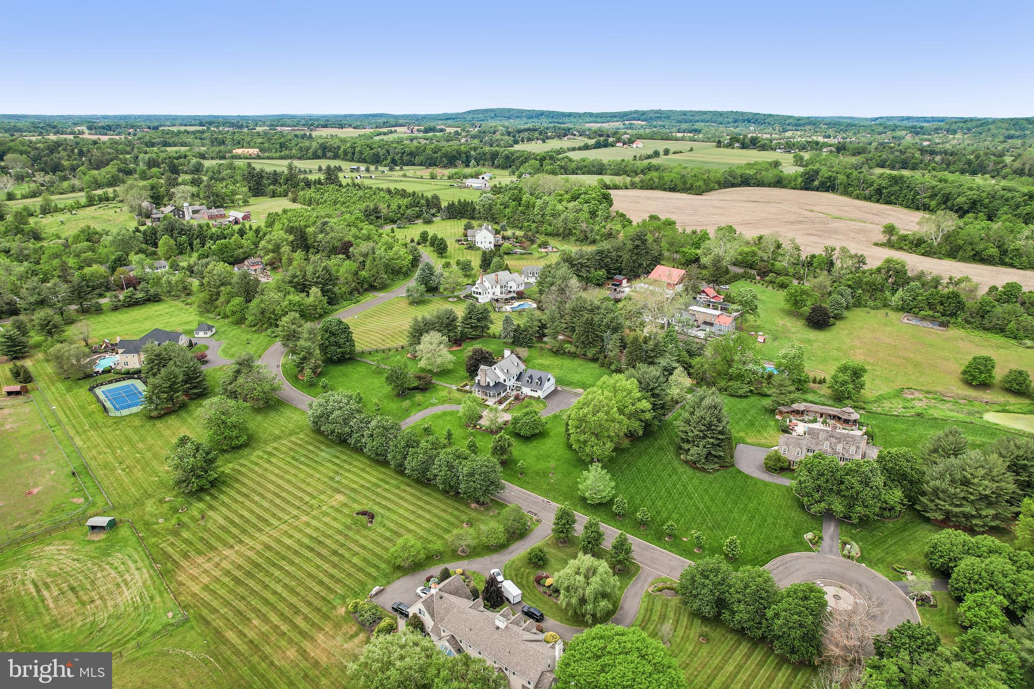 WINDY HOLLOW - Residential