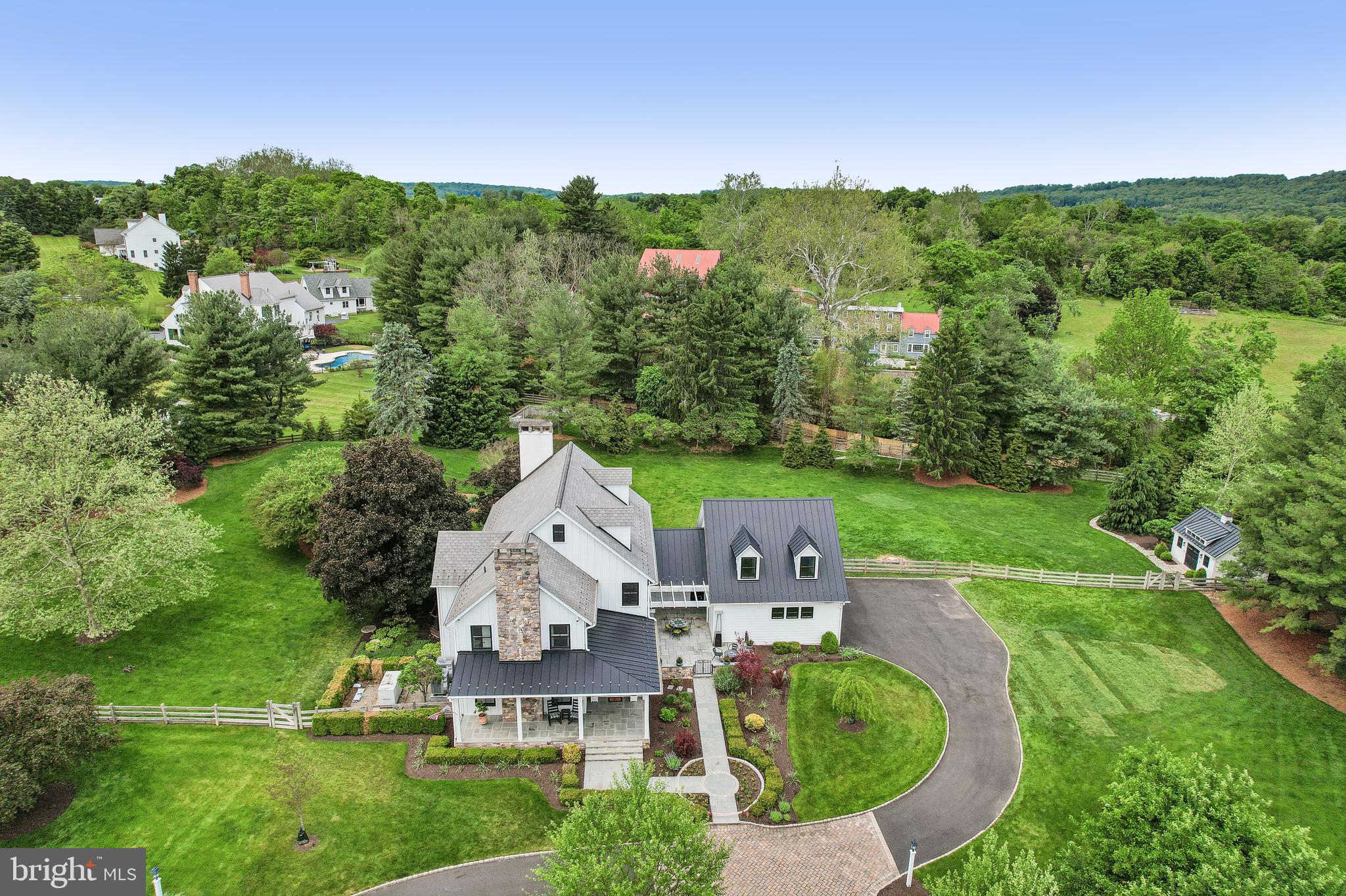WINDY HOLLOW - Residential