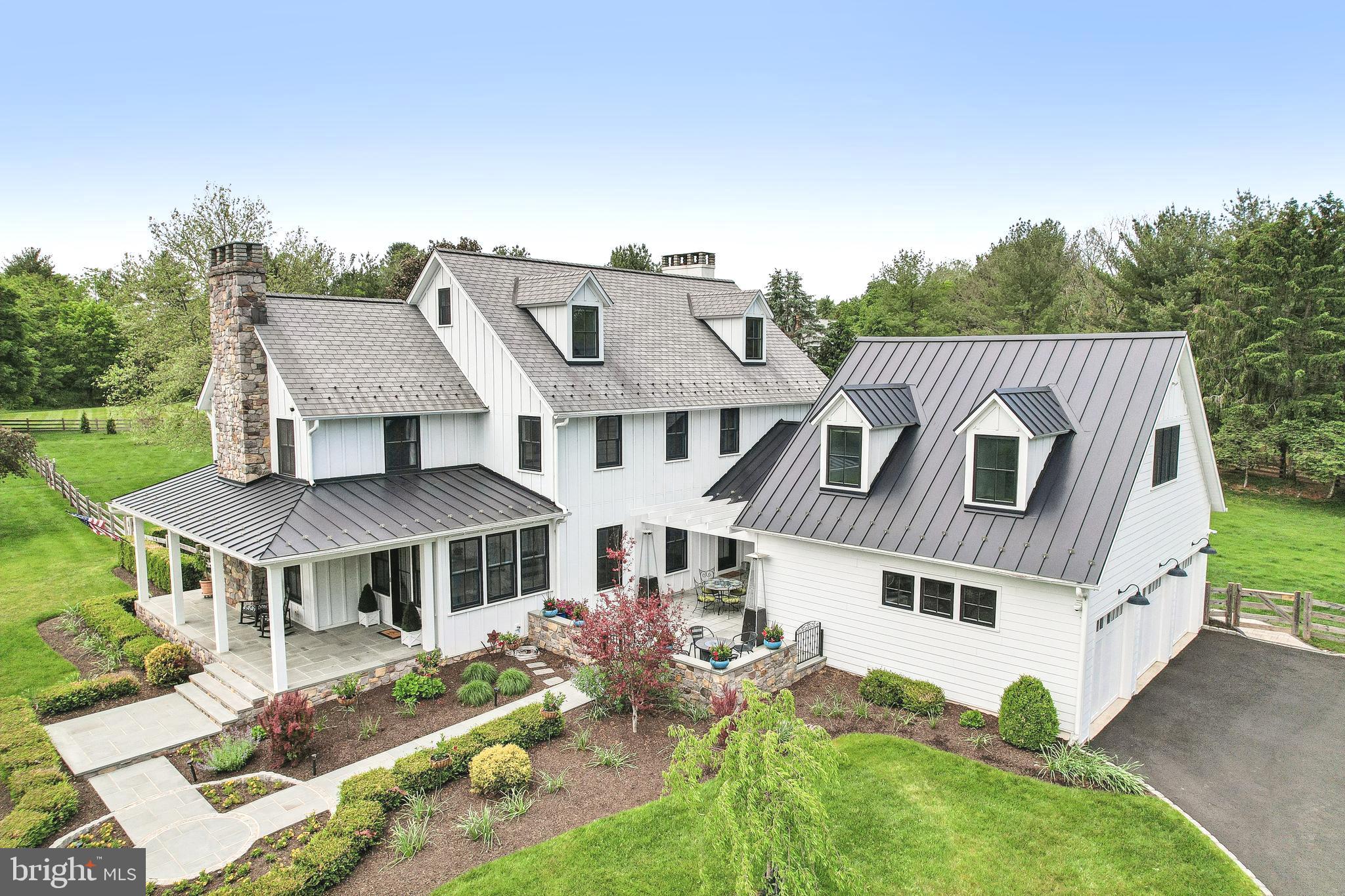 WINDY HOLLOW - Residential