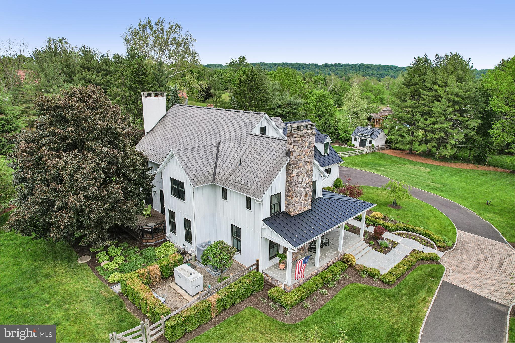 WINDY HOLLOW - Residential