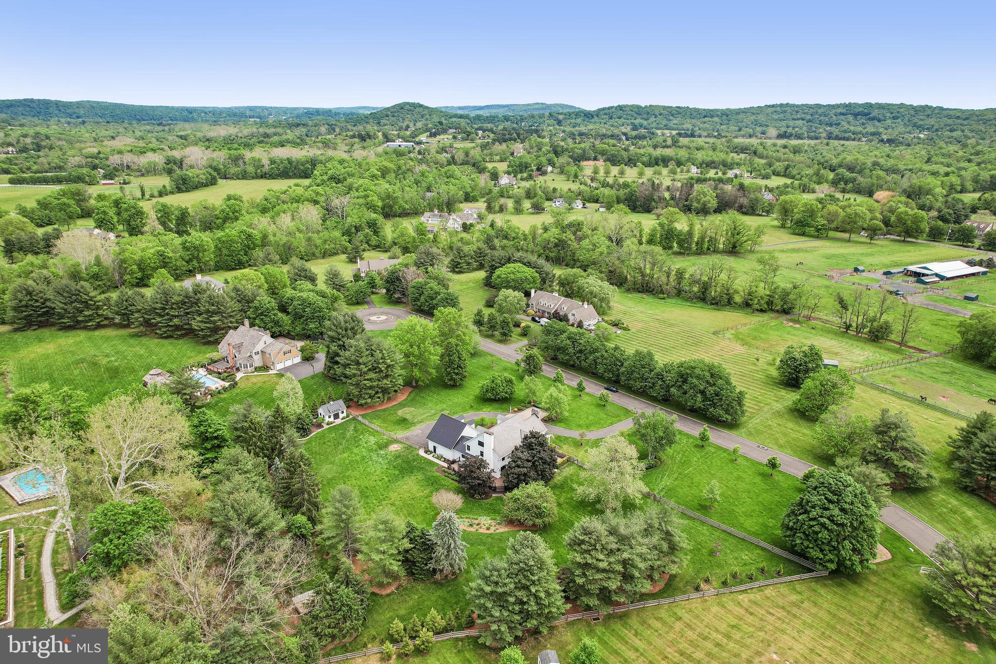 WINDY HOLLOW - Residential
