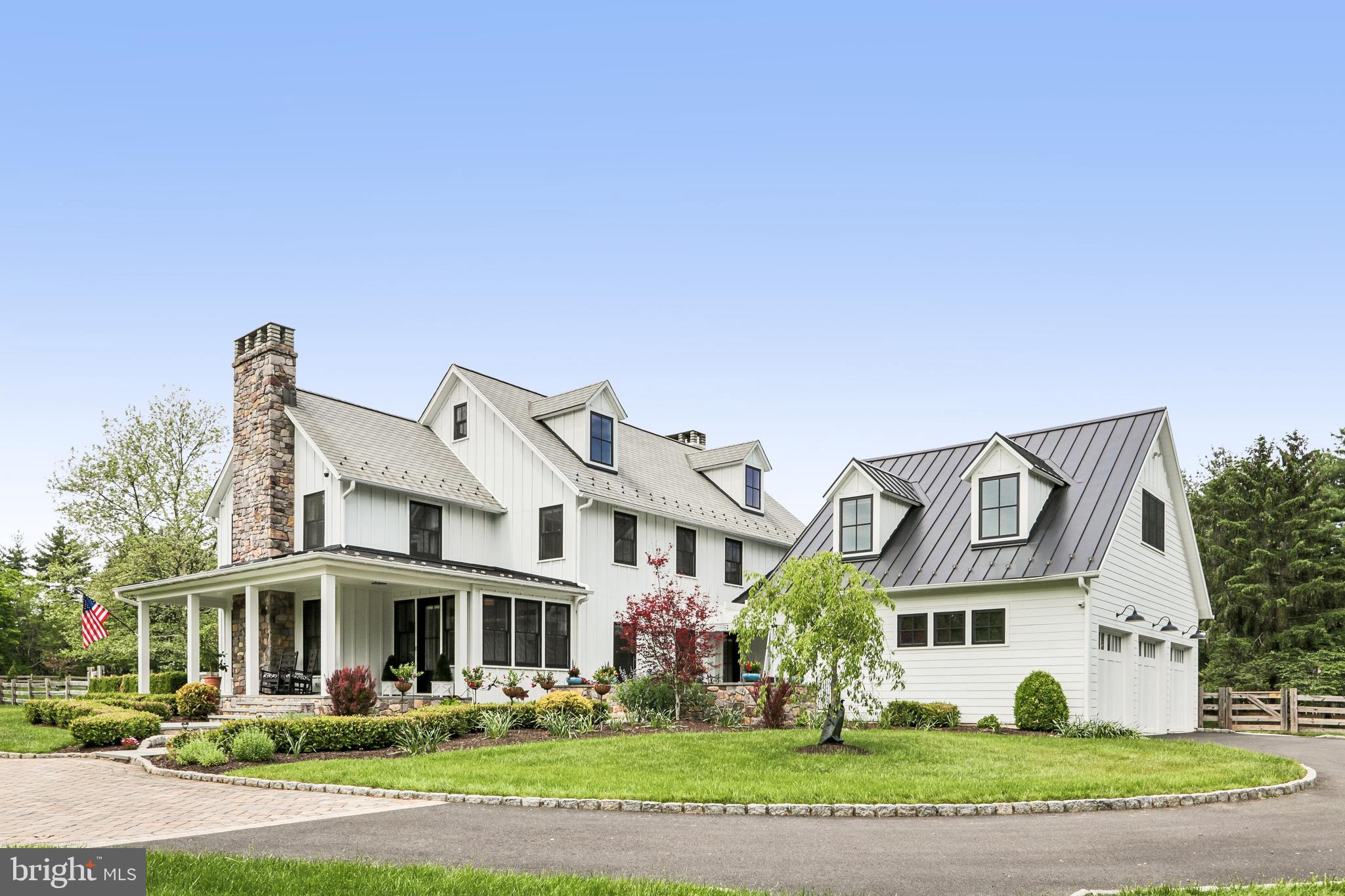 WINDY HOLLOW - Residential