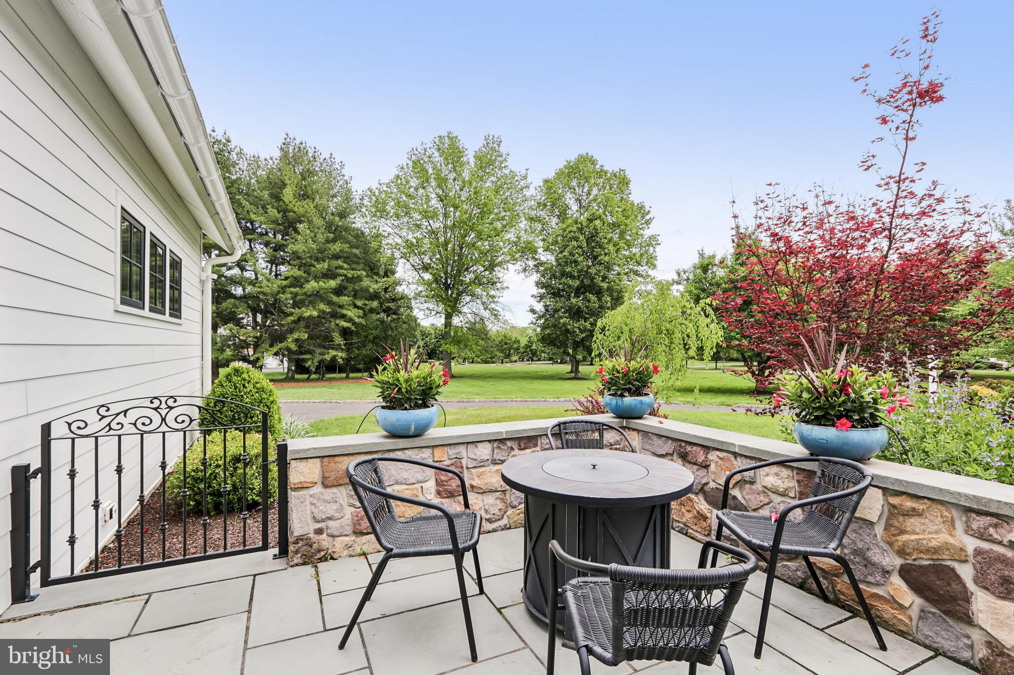 WINDY HOLLOW - Residential
