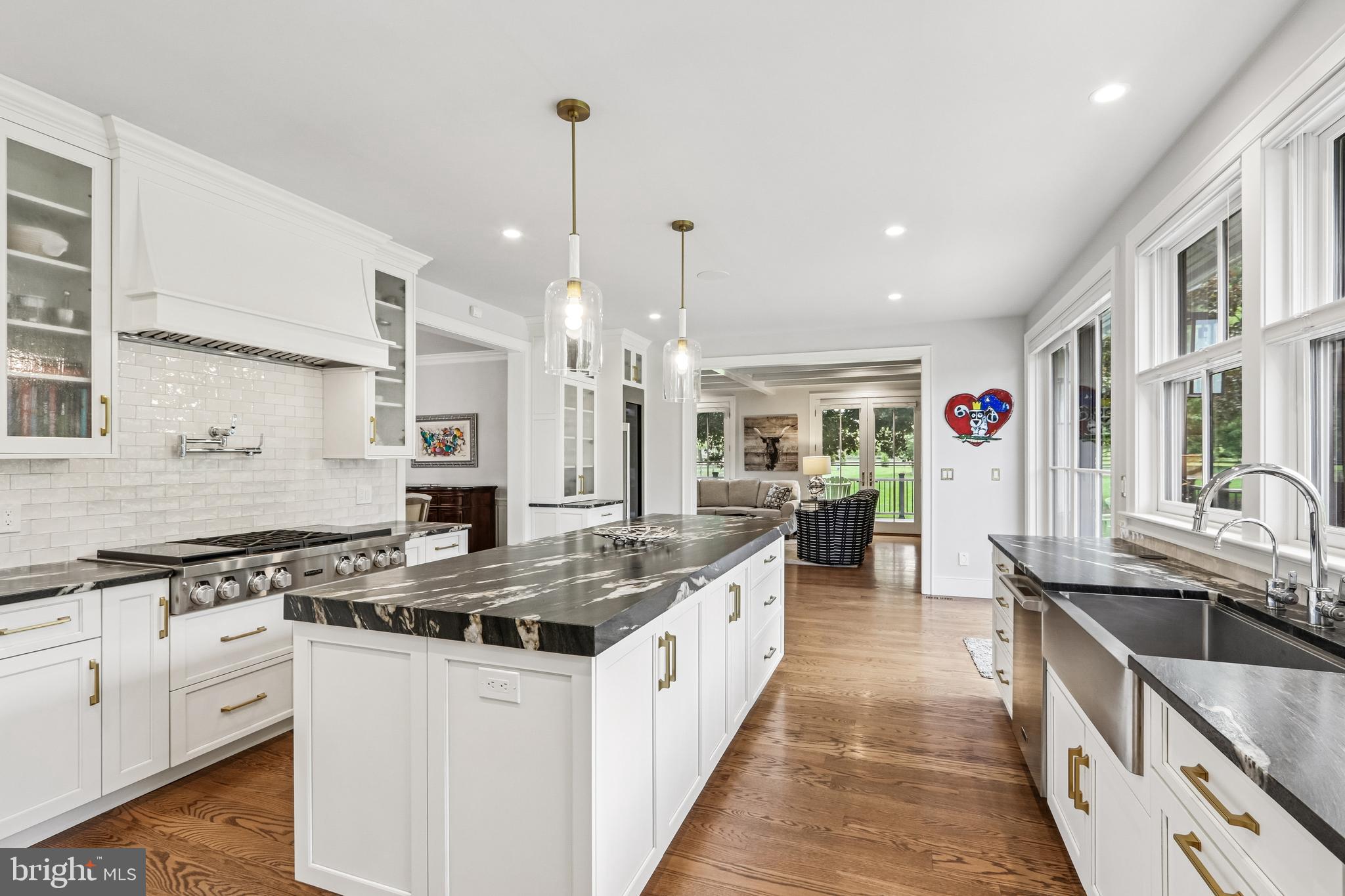 WINDY HOLLOW - Residential