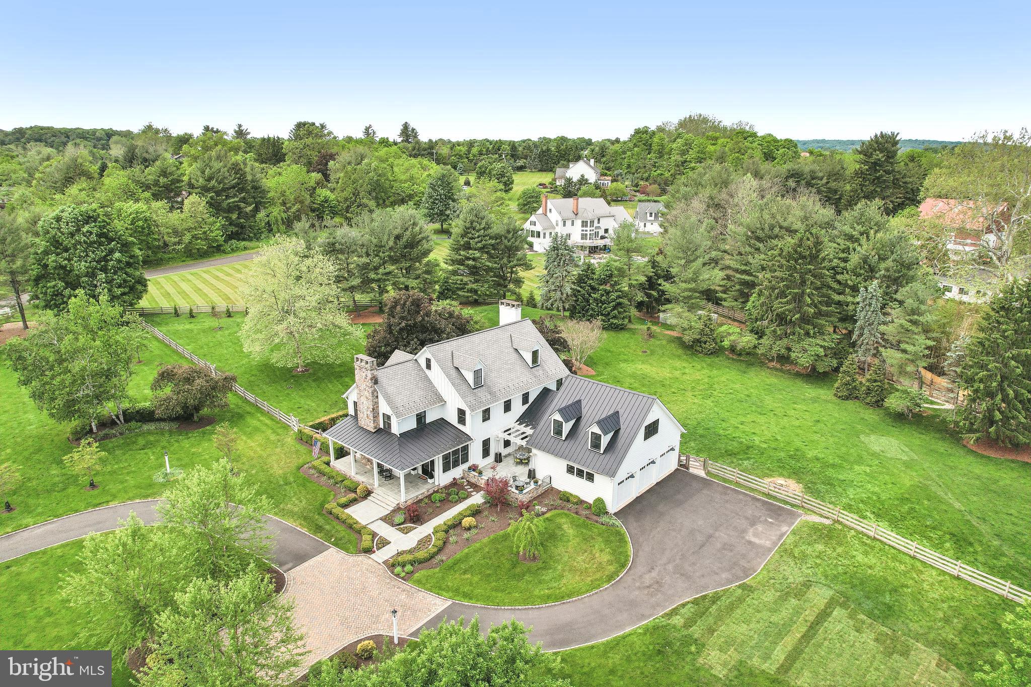 WINDY HOLLOW - Residential