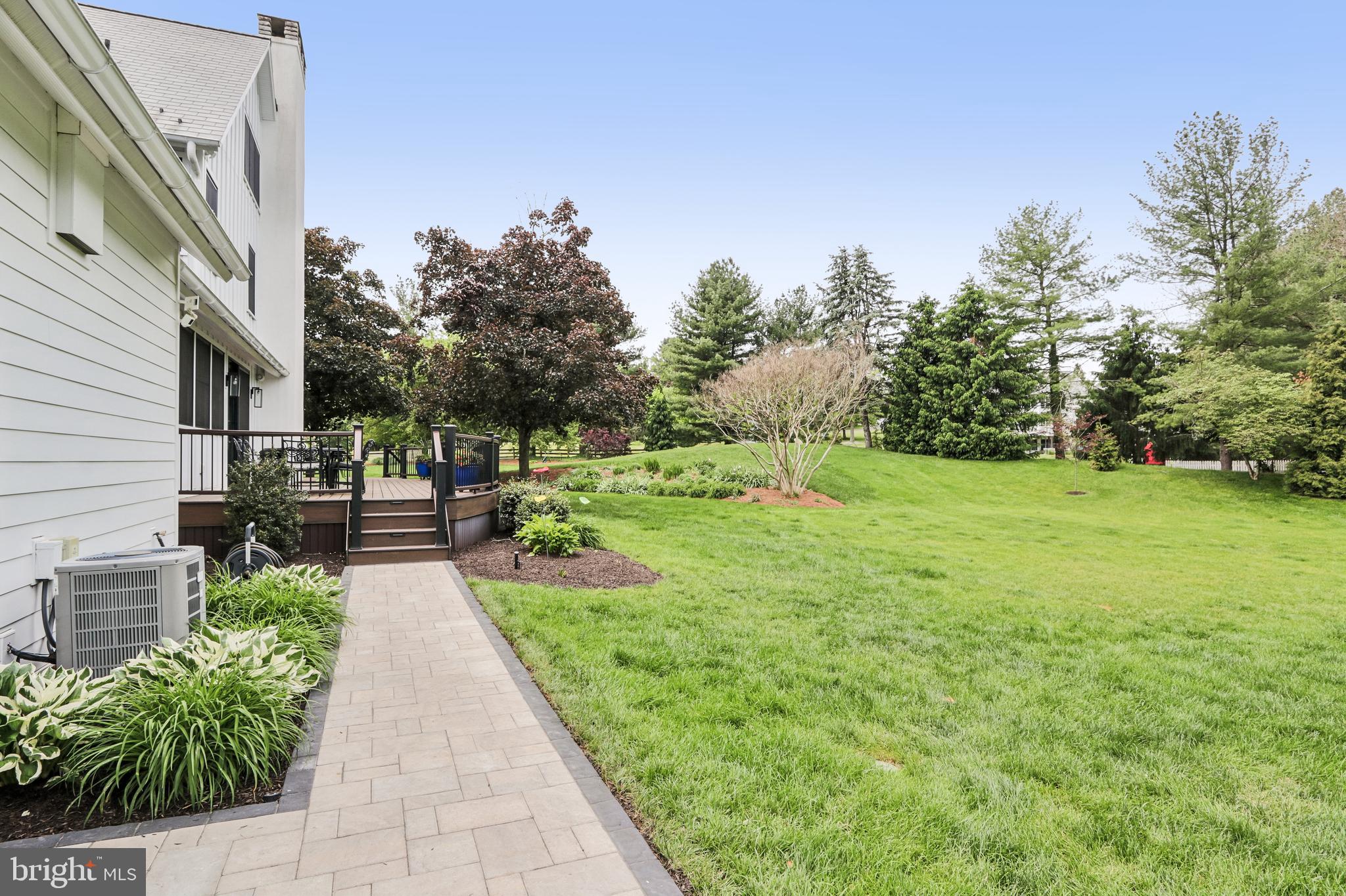WINDY HOLLOW - Residential